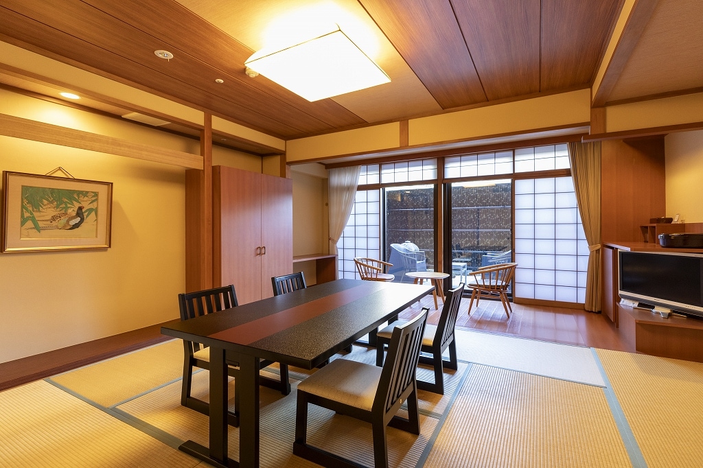 【本館 禁煙 日式客房 附小花園 10 疊榻榻米】<客房範例>