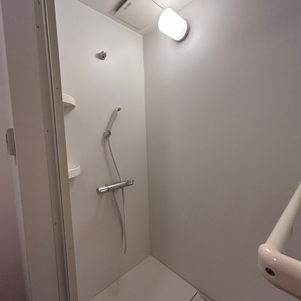 Shared shower room 2