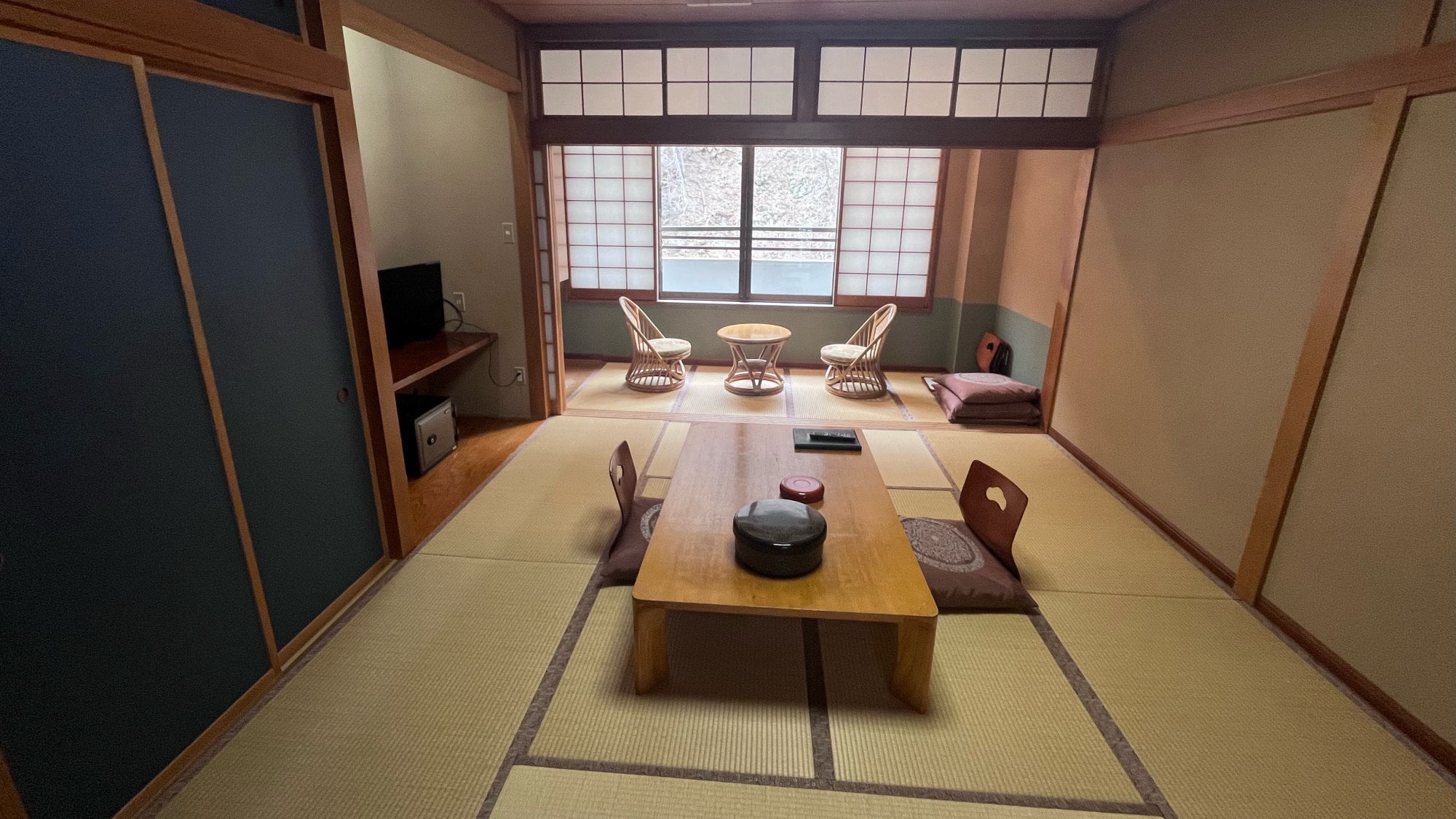 [Japanese-style room 14 tatami mats] Sekizenkan/Kinugawa River side *Example