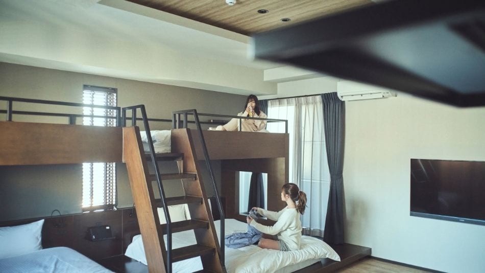 Executive bank guest room image
