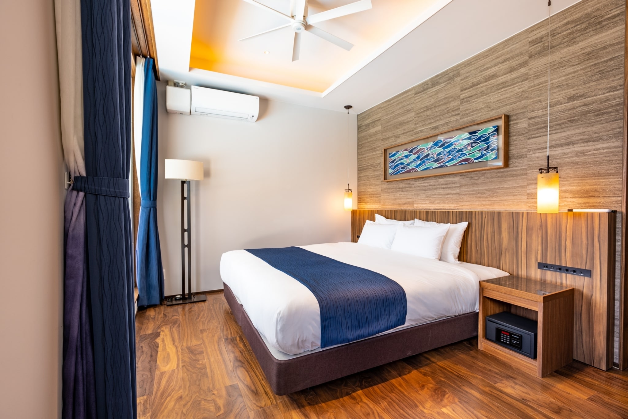 Amilo Bedroom