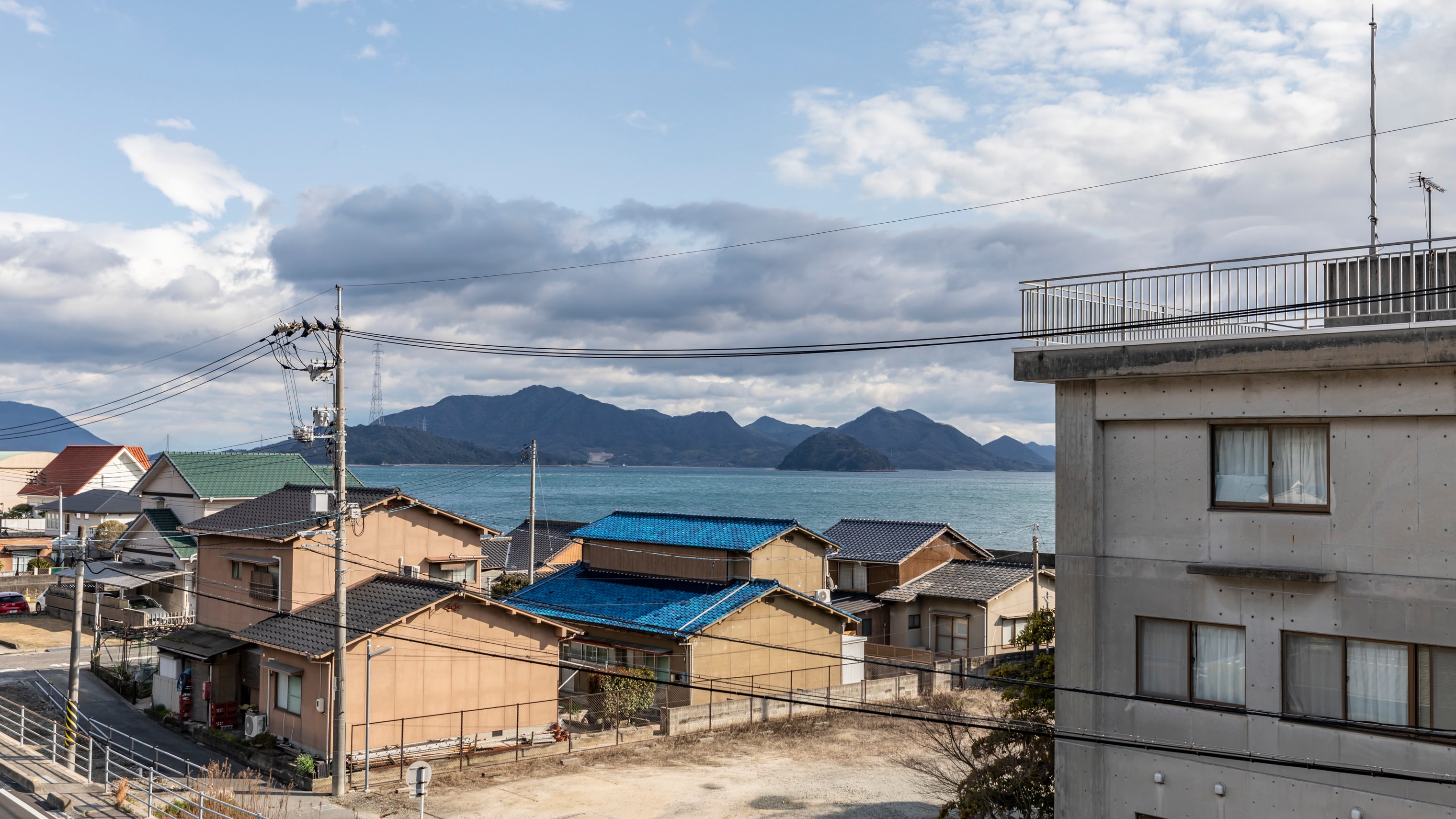 Pemandangan dari atap