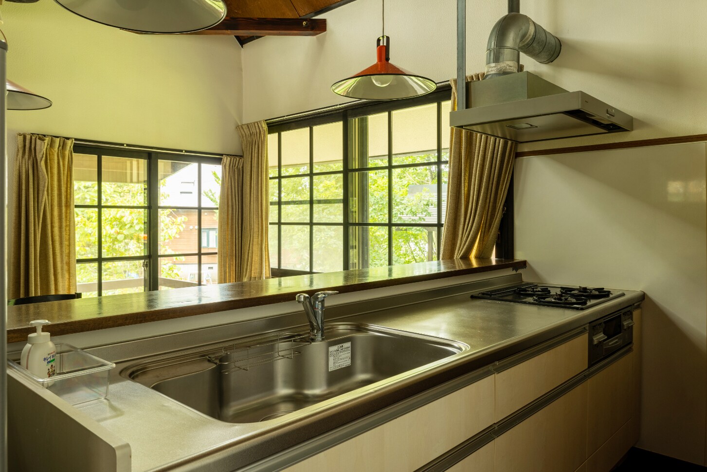 小屋 E