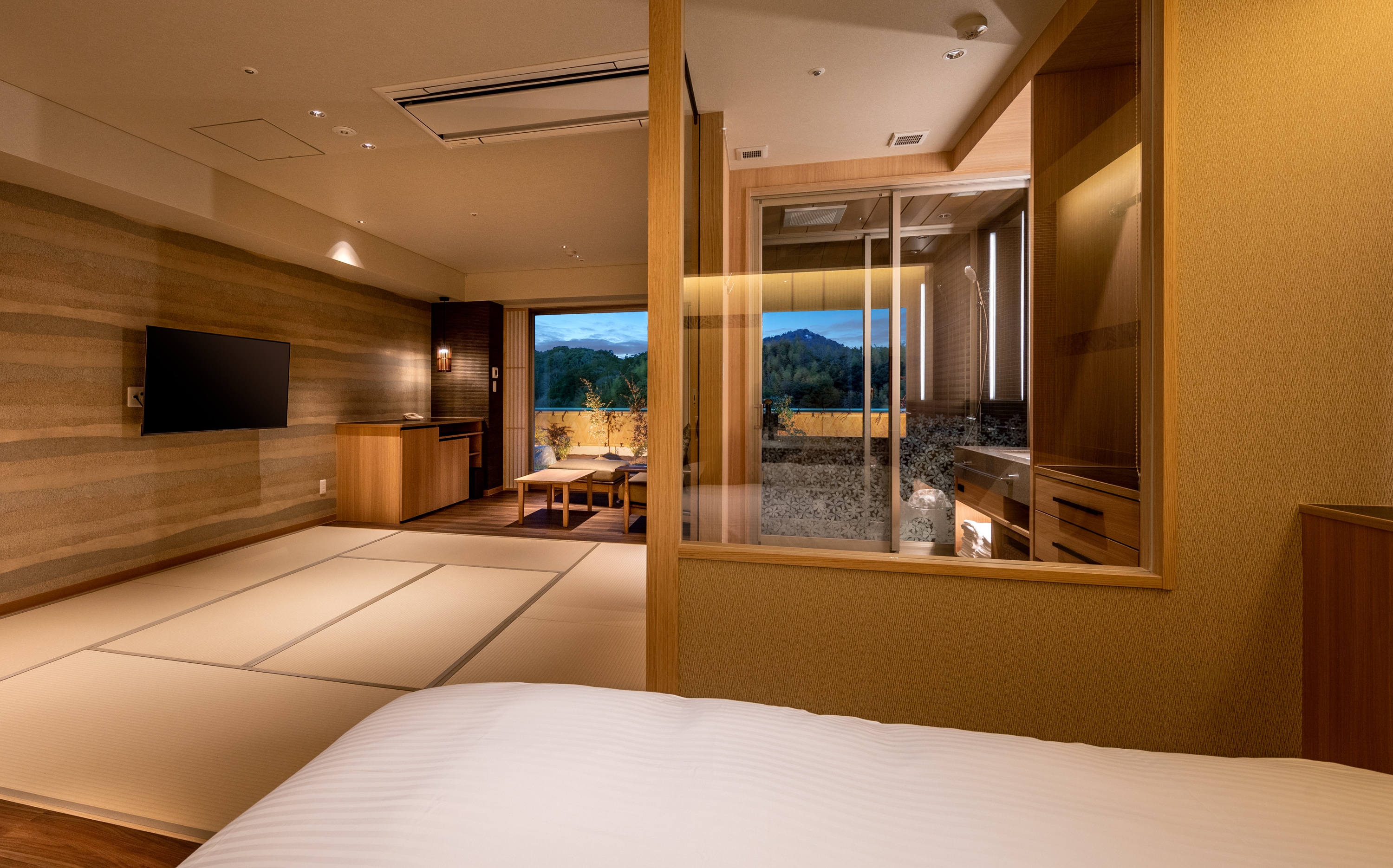 4F Guest room with open-air bath