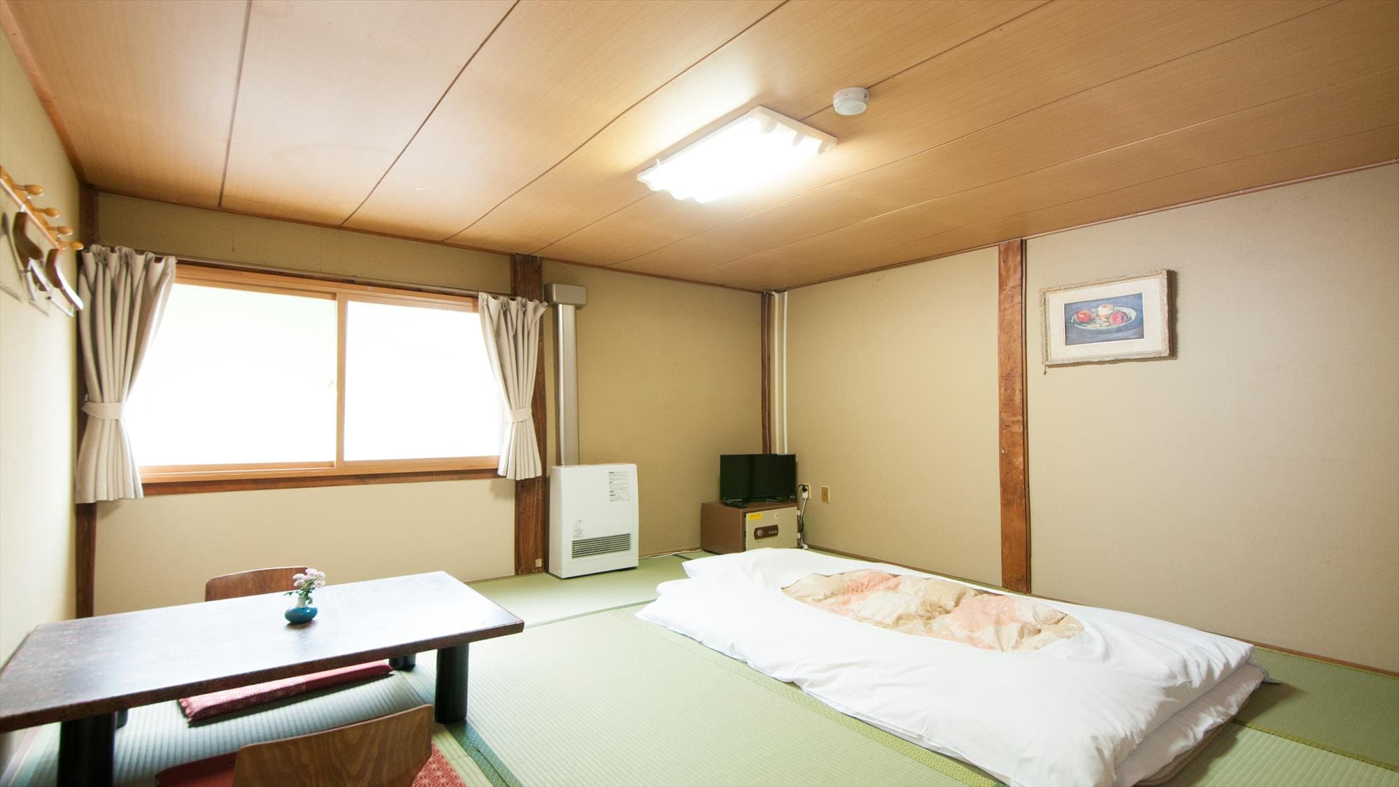 ◆ [Main Building] Japanese-style room 8 tatami mats