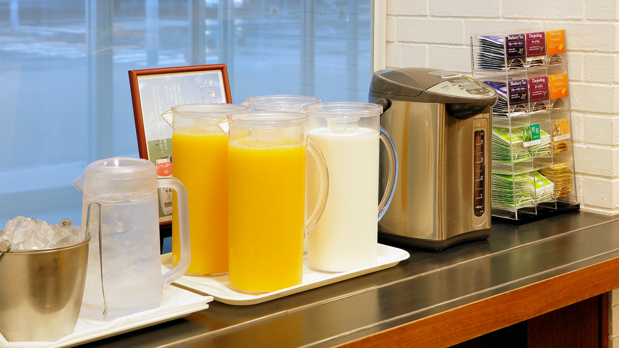 Light breakfast (photo is for reference only; subject to change without notice)