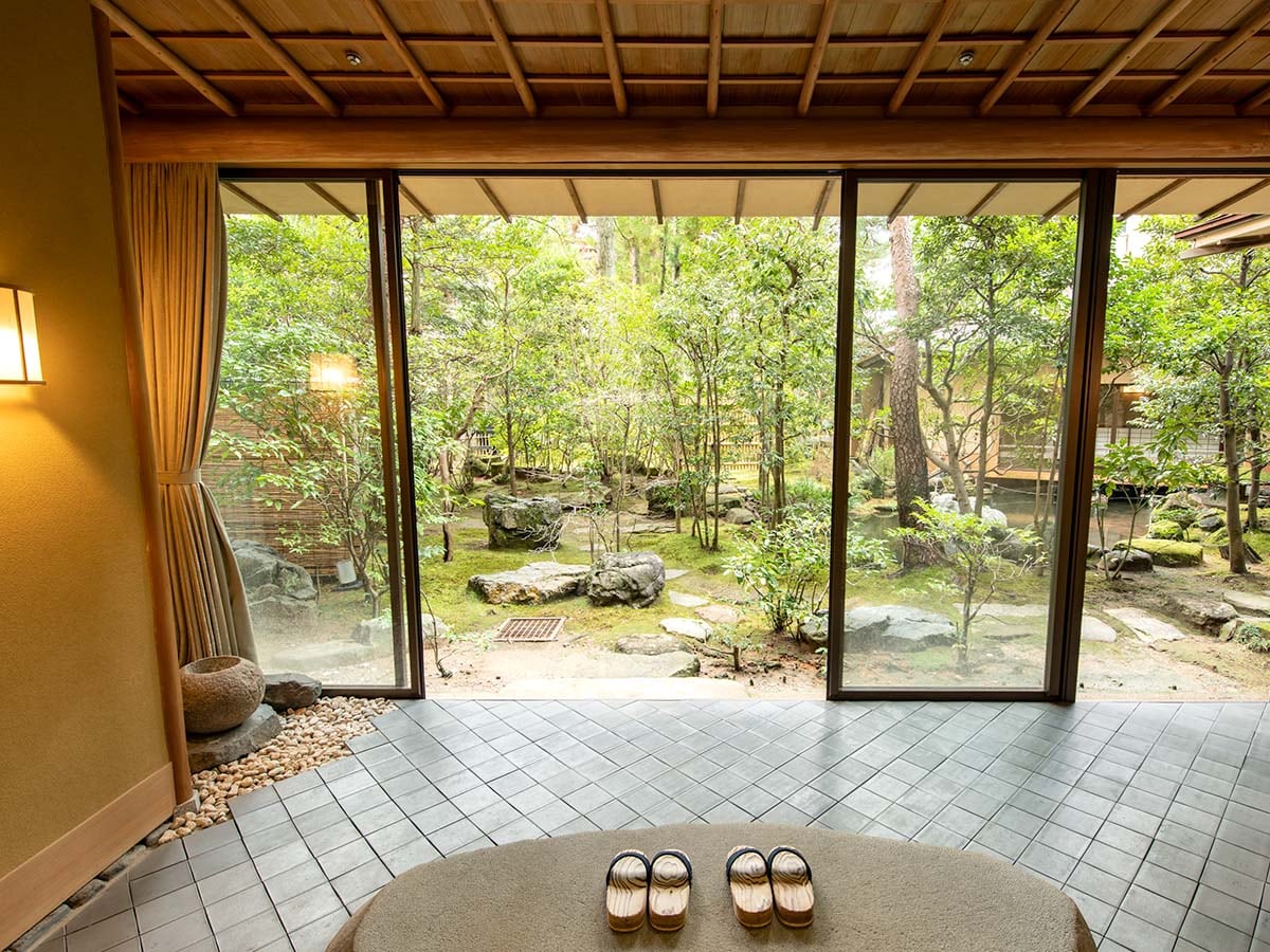  [With a semi-open-air bath flowing directly from the source / Horai] 2 Japanese-style rooms and a guest room with a hot spring flowing directly from the source
