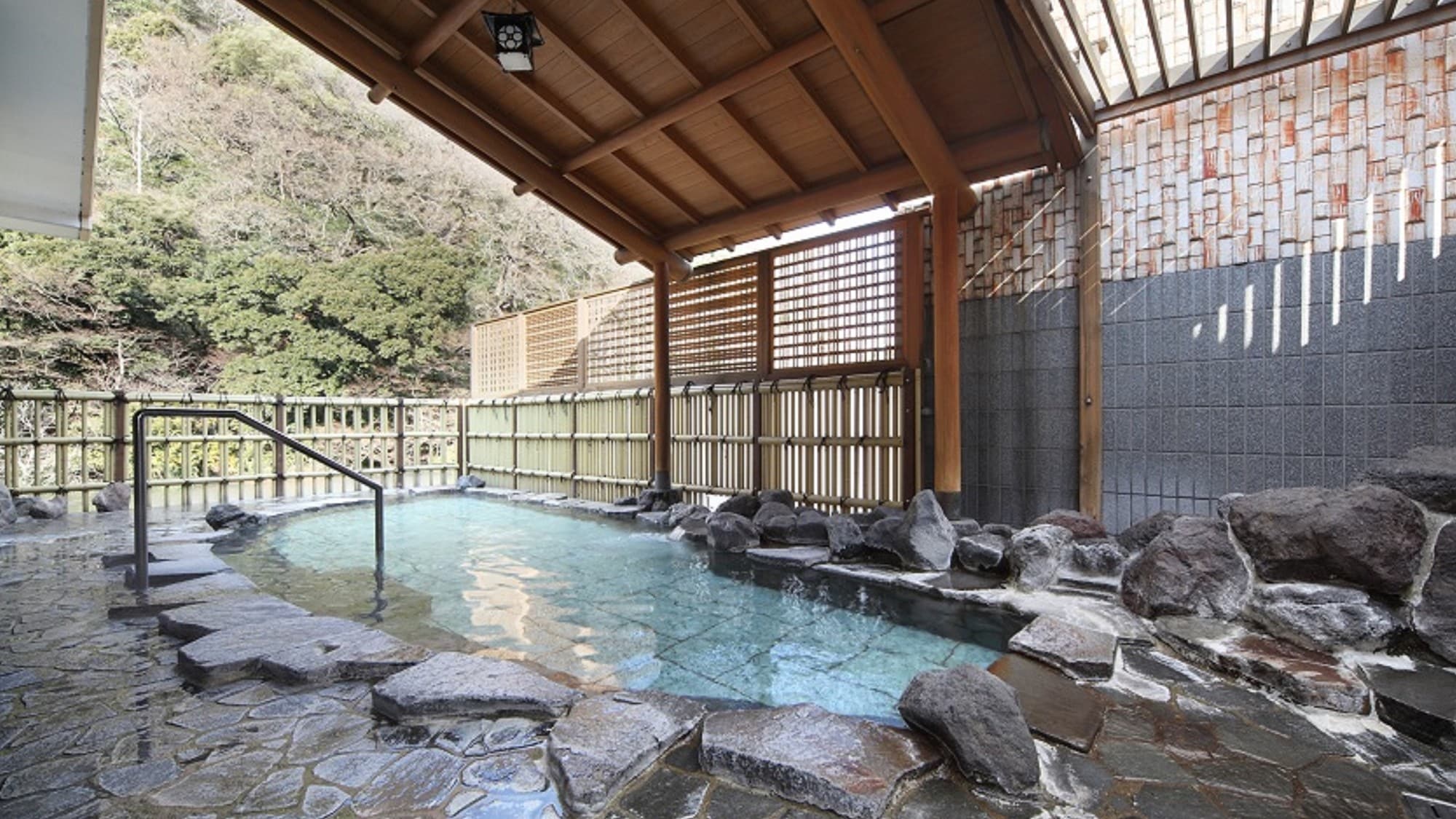 Large public bath "Katsura no Yu" Observation open-air bath
