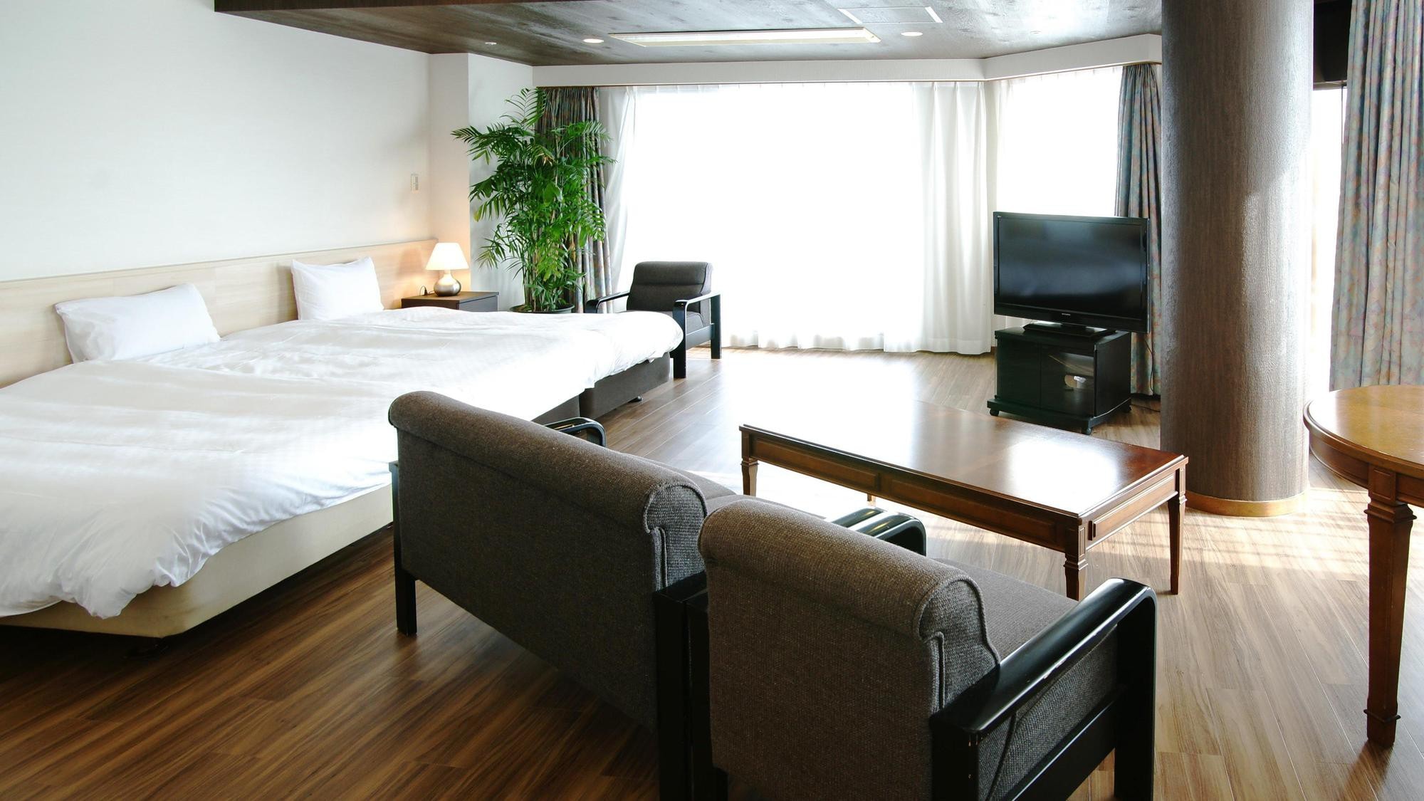 Ocean view roof terrace Large room 112㎡ Capacity 5 people (non-smoking): 3 beds in the main room