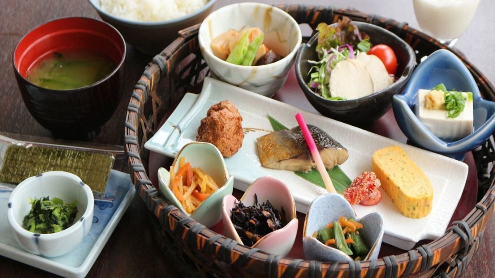 나가사키 소재를 사용한 일본식 조식