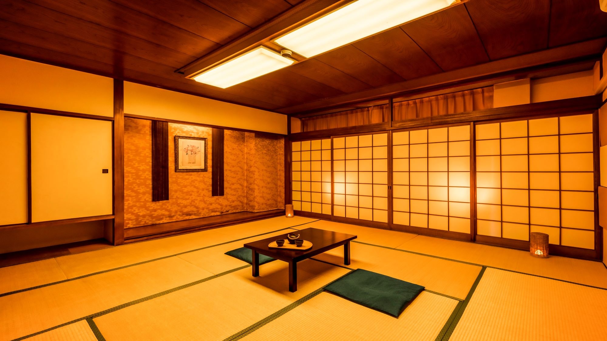 Standard Japanese-style room 12-14 tatami mats * Example of guest room