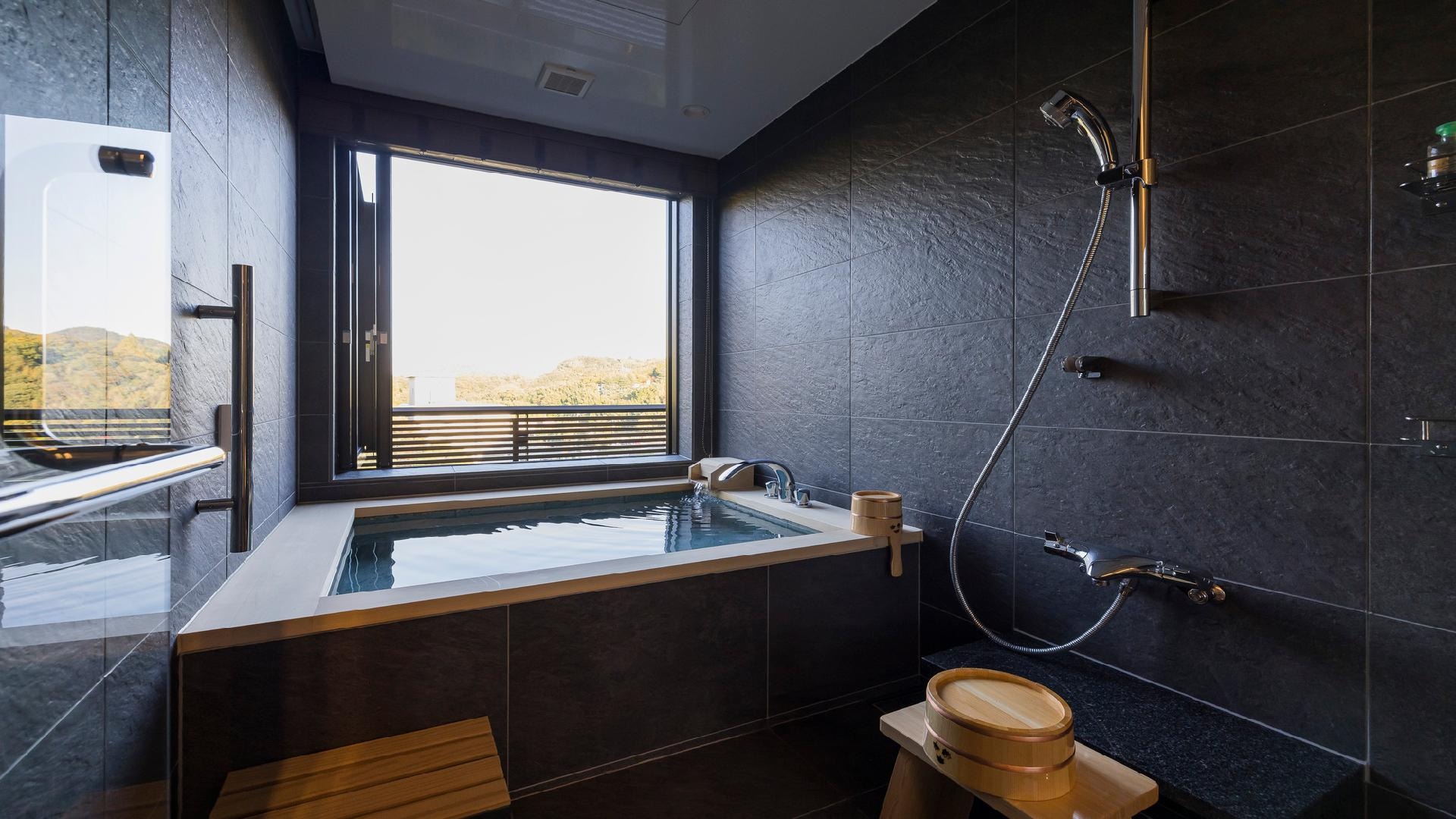 East Building 120㎡ Semi-open-air bath