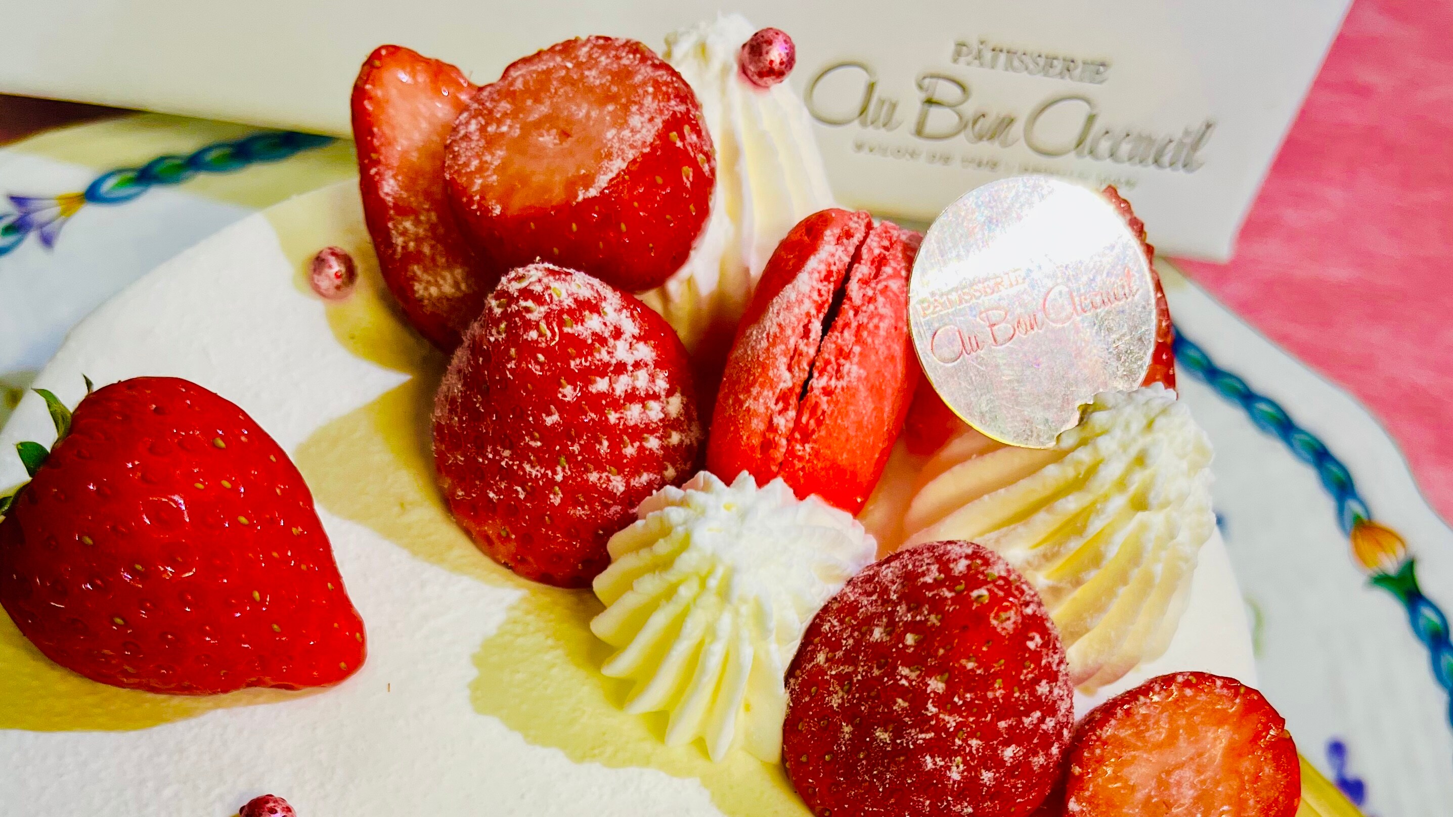 We're getting more and more reservations saying, "It's not an anniversary, but I still want to eat Obonacueil's cake!"