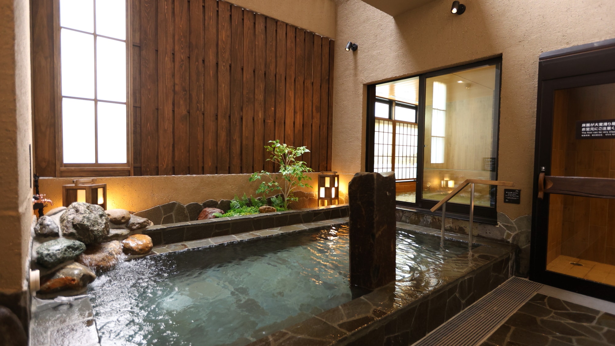 ◇Men's large public bath (open-air bath)