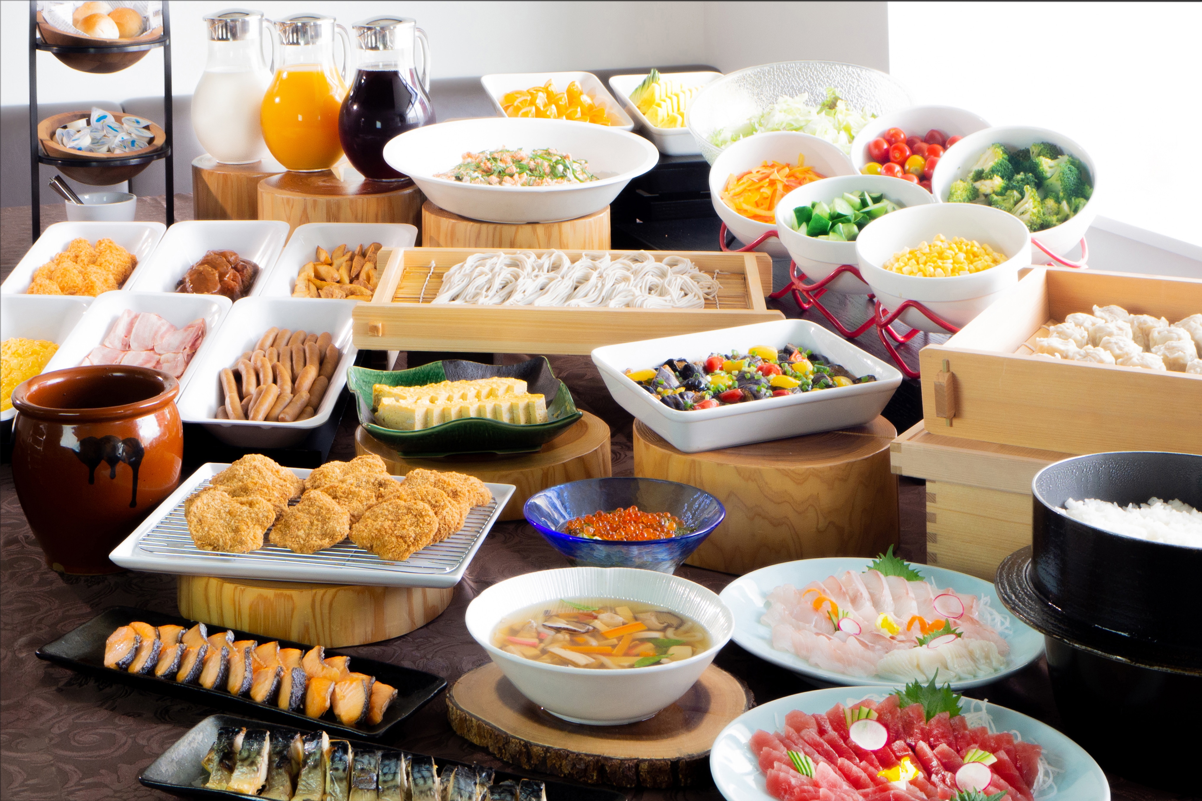 We offer Niigata specialties, sashimi, standard menu items, and more.