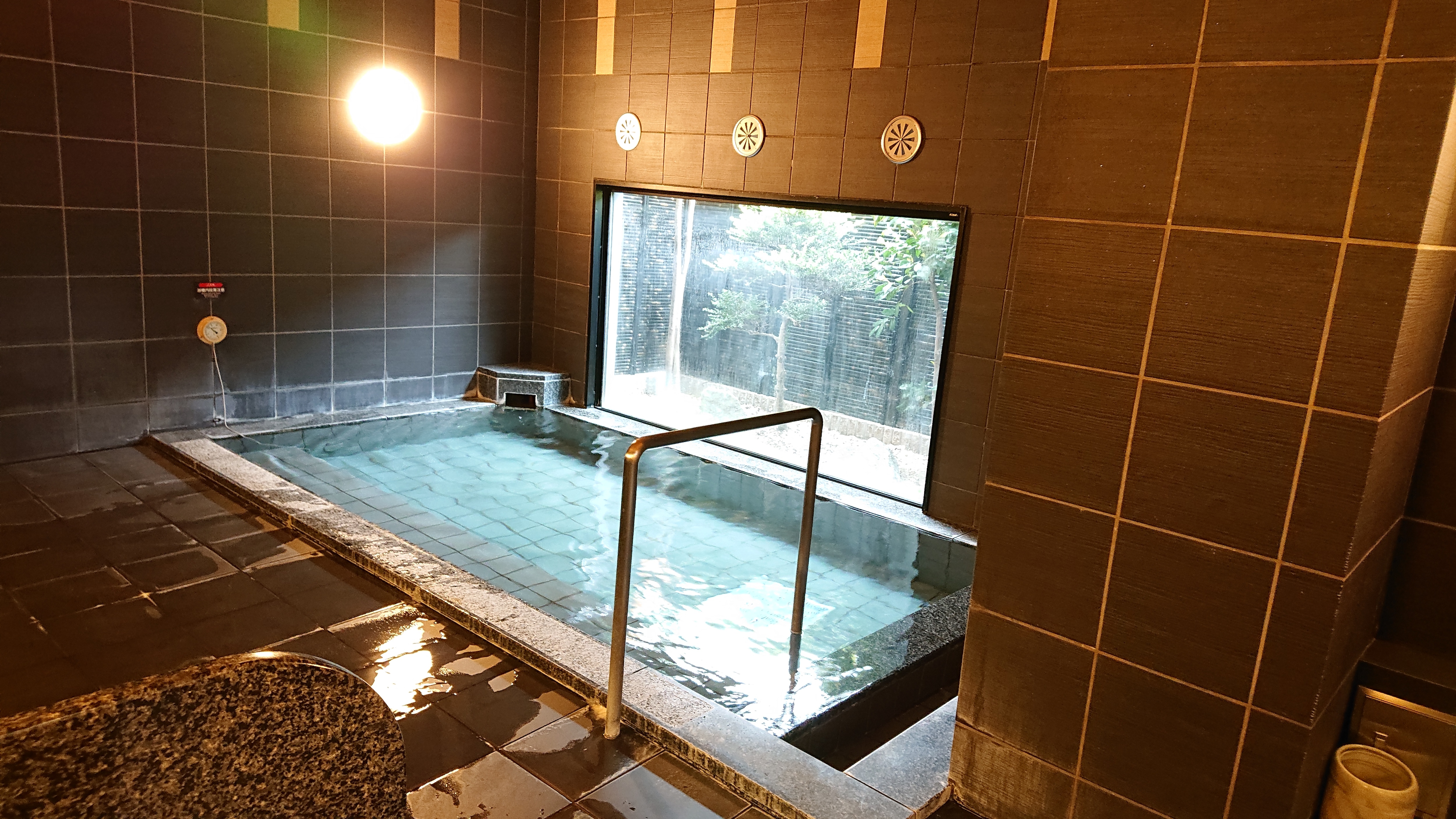 Men's public bath (radium artificial hot spring)