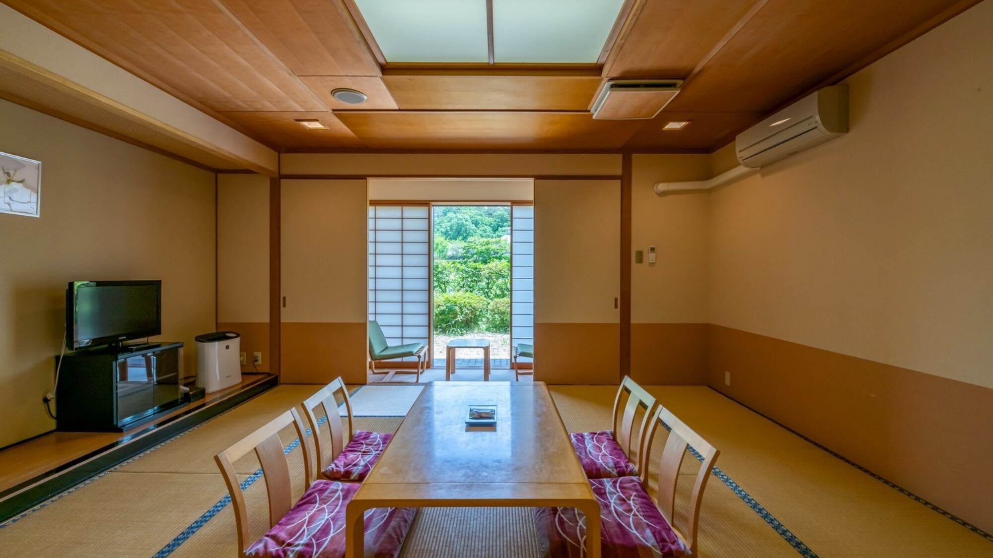 [Loose basic Japanese-style room] Please spend a relaxing time