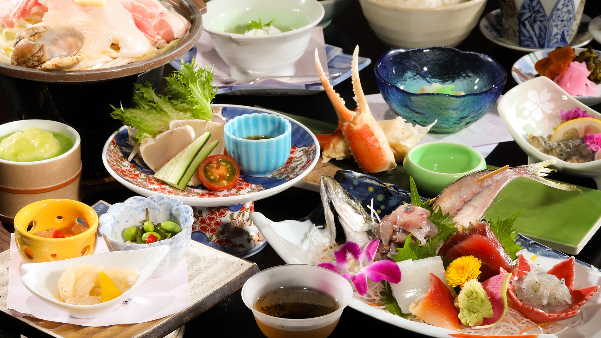 A seasonal example of the seafood kaiseki course "Hamazakura"