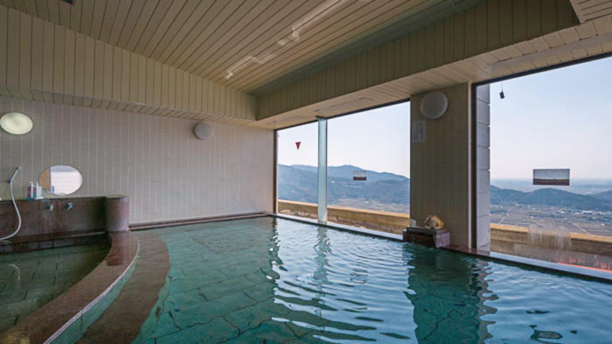 [Top floor large bath]