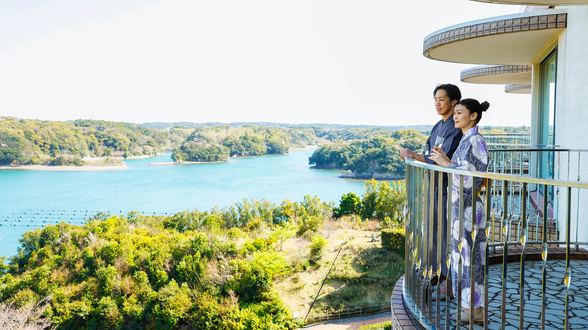 依偎在海景房里,凝视大海。它将为你们二人的特殊时刻增添色彩。
