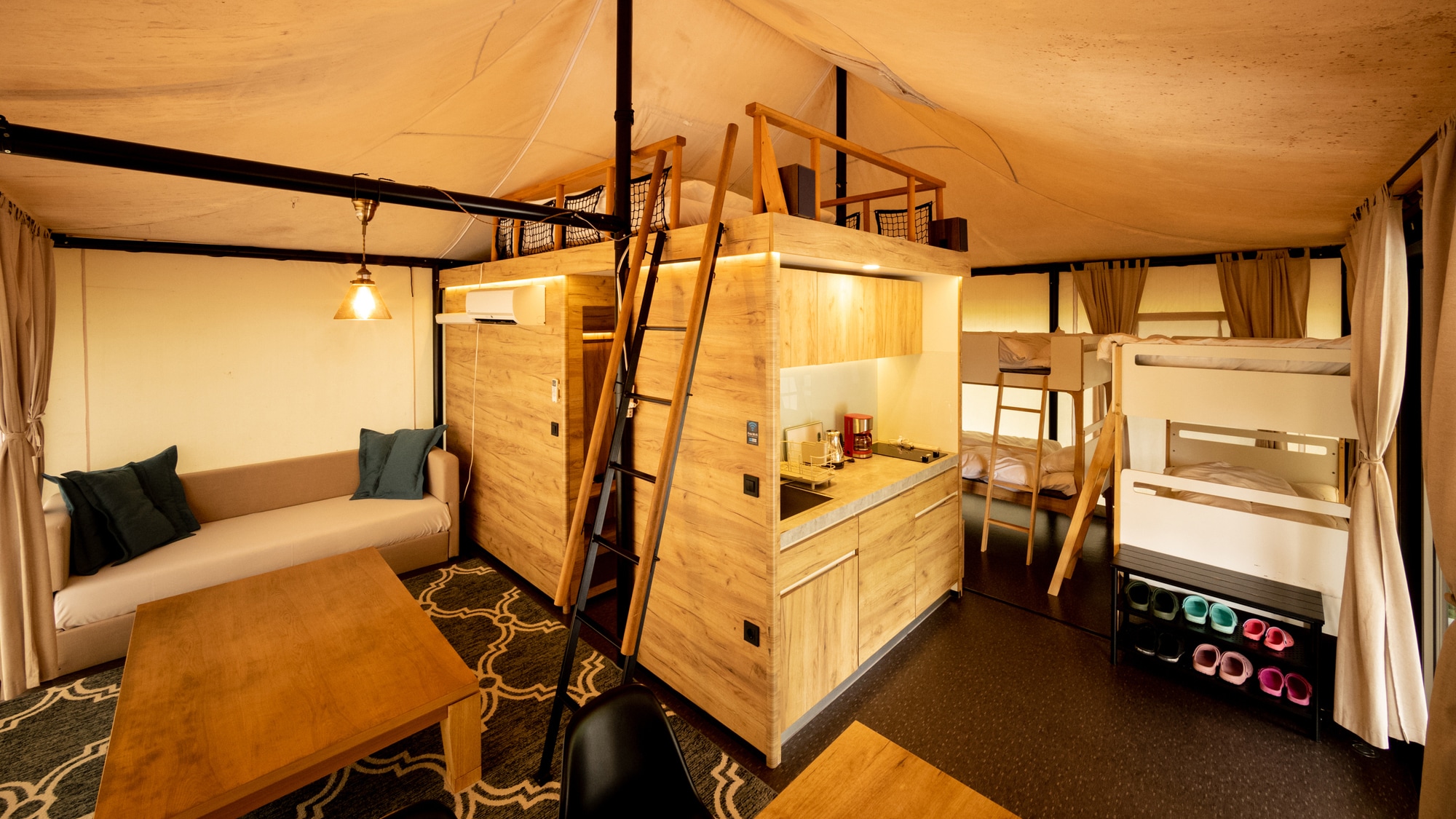 [Terra] A high-grade room equipped with a kitchen, shower room, toilet, and vanity.