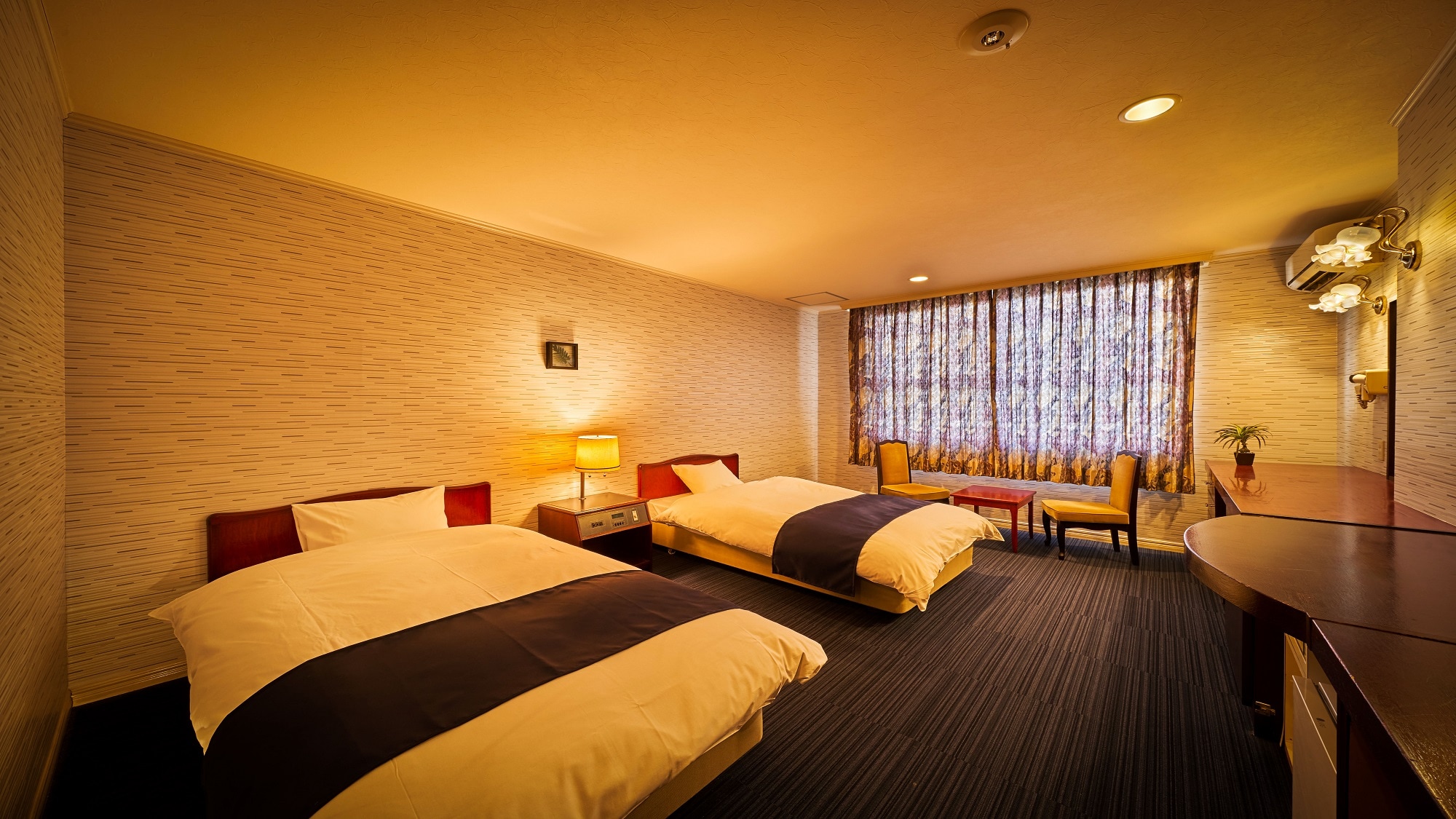 Standard Western-style room *An example of a guest room