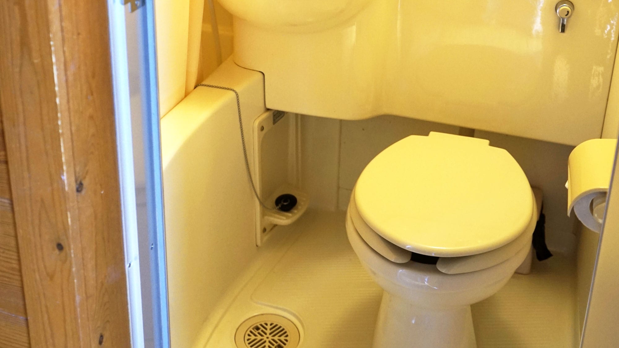 Cabin (bathroom and toilet)