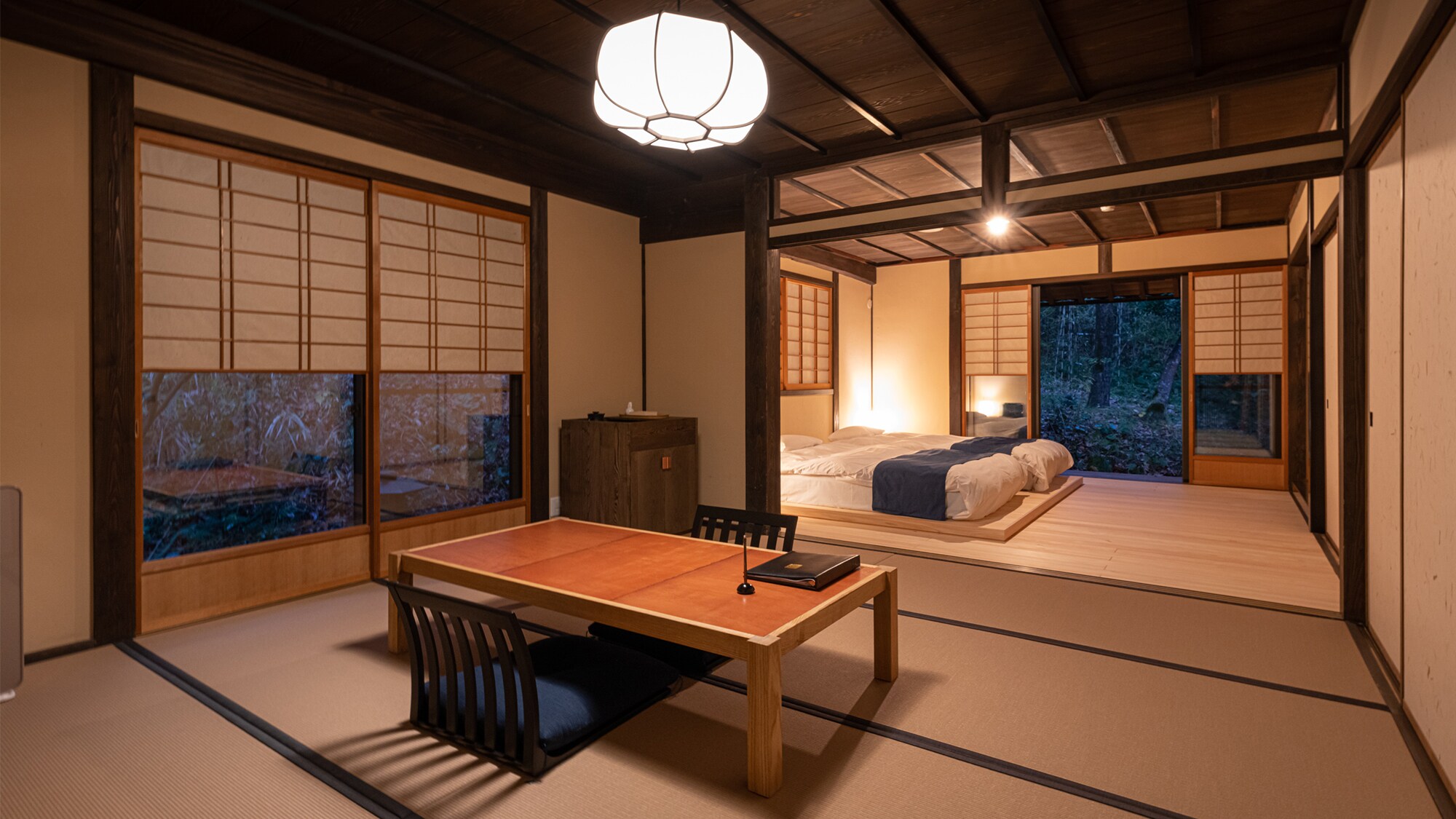 [Azalea -Tsutsuji-] The relocated old folk house has been relocated for two hours, making it easy to use.
