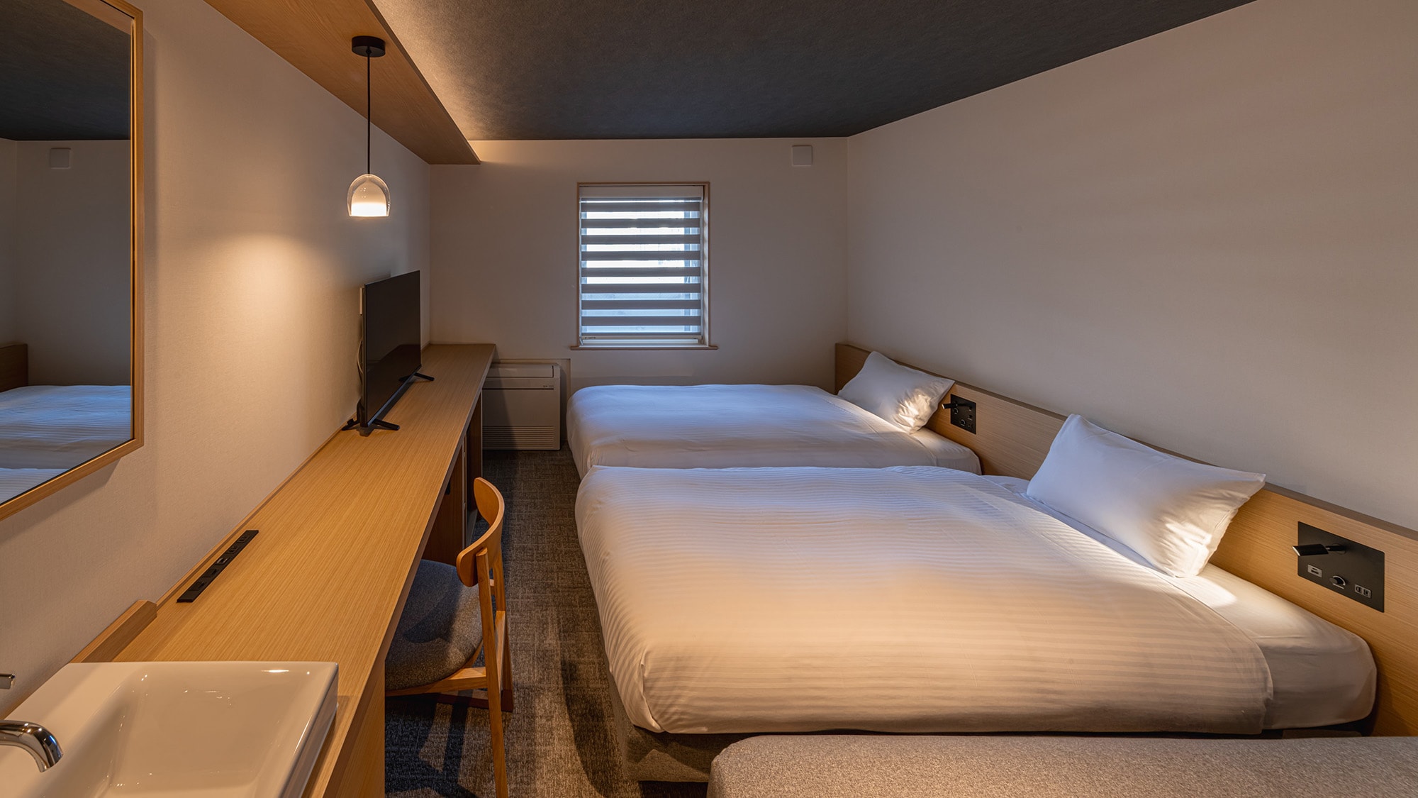 A sofa bed is provided, allowing up to three people to stay comfortably. ｜ Superior Twin Room