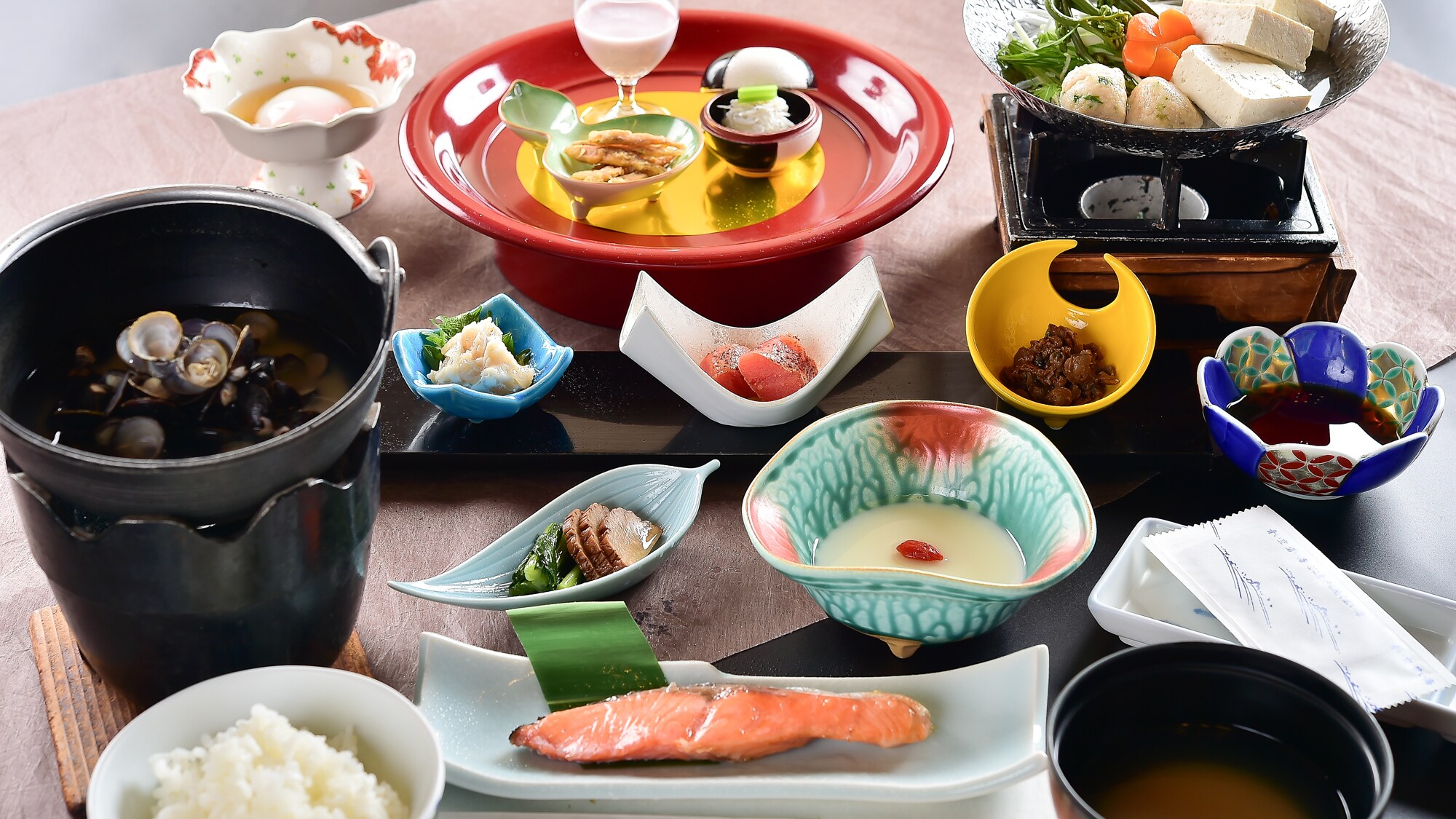 An example of breakfast (contents vary depending on the season)