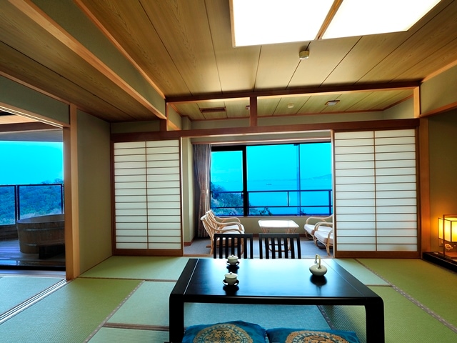 带露天浴池的客房