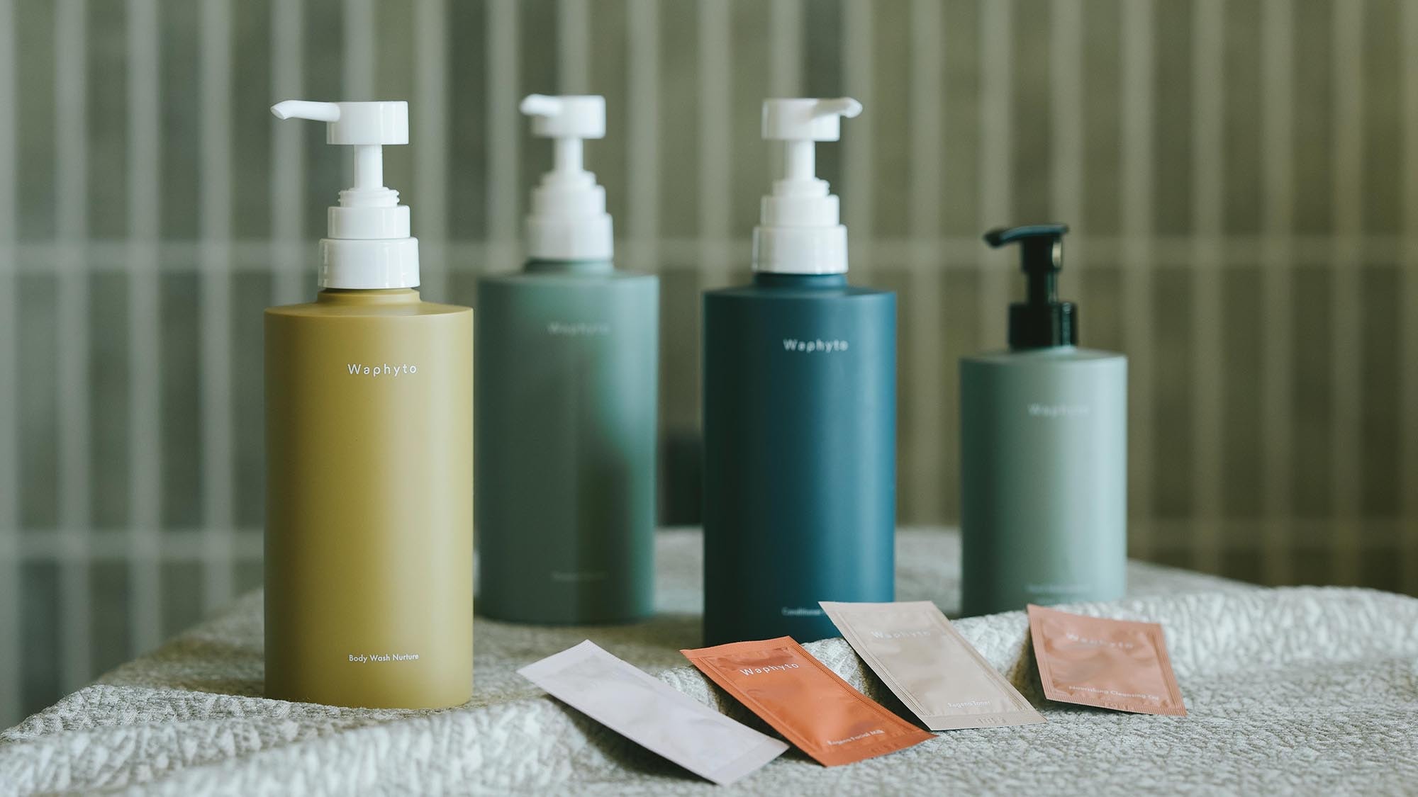 [Main Building] Waphyto is a skin care product created from the perspective of phytotherapy and herbalism, designed to support the 100-year lifespan era.