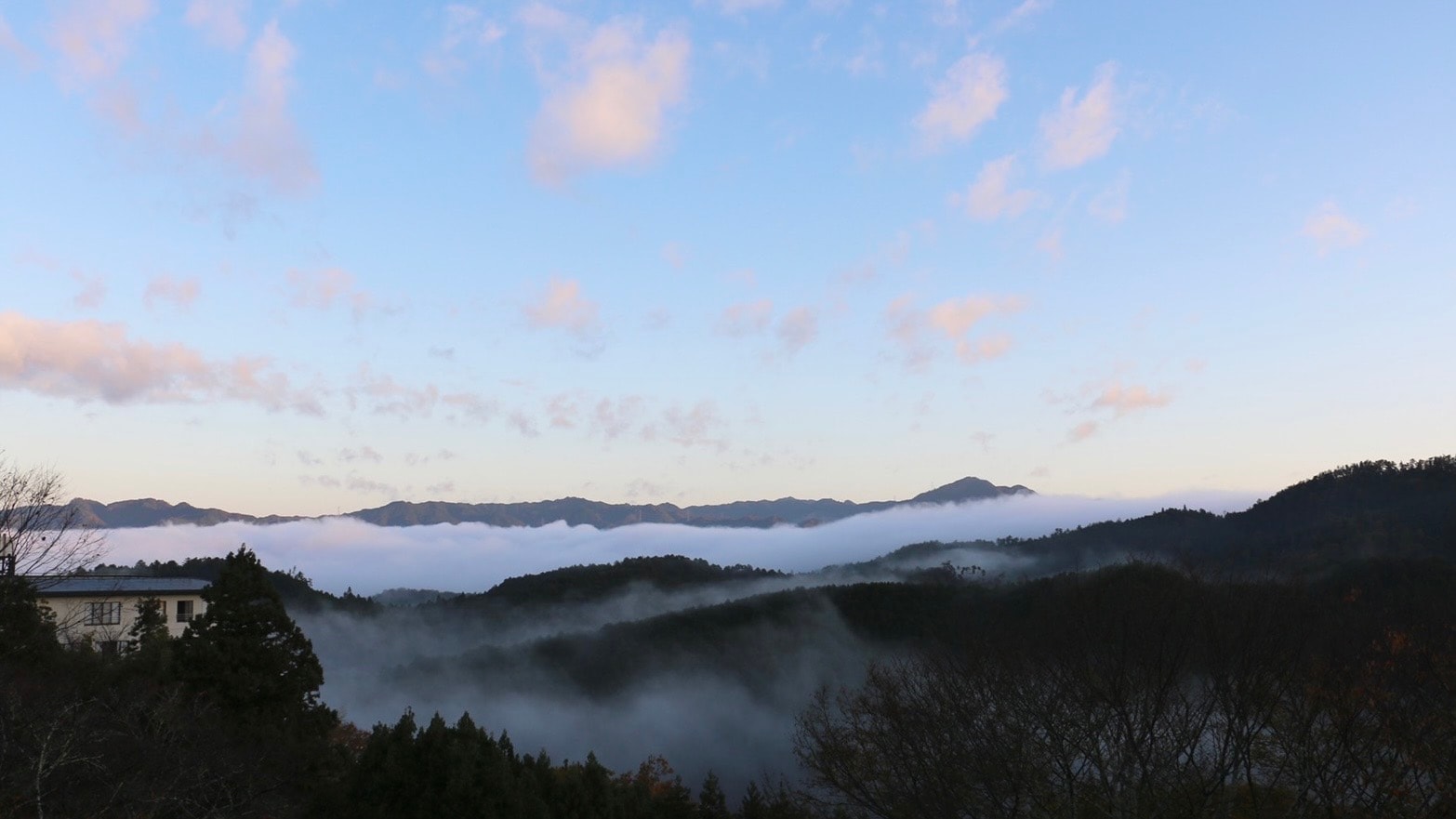 <All year round> "Sea of clouds" view from guest room