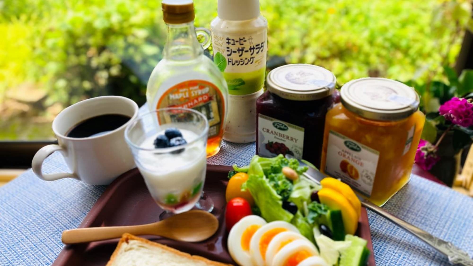[Breakfast] Toast, coffee, salad