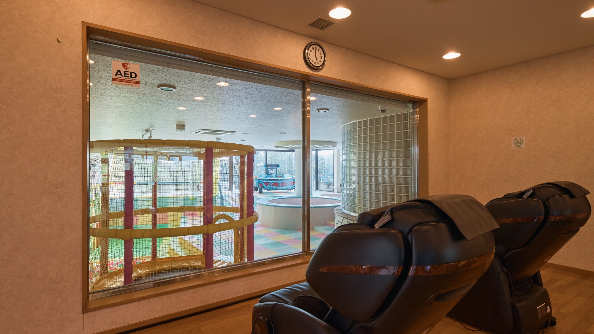 Relaxation Room | Relax while keeping an eye on your children or grandchildren.