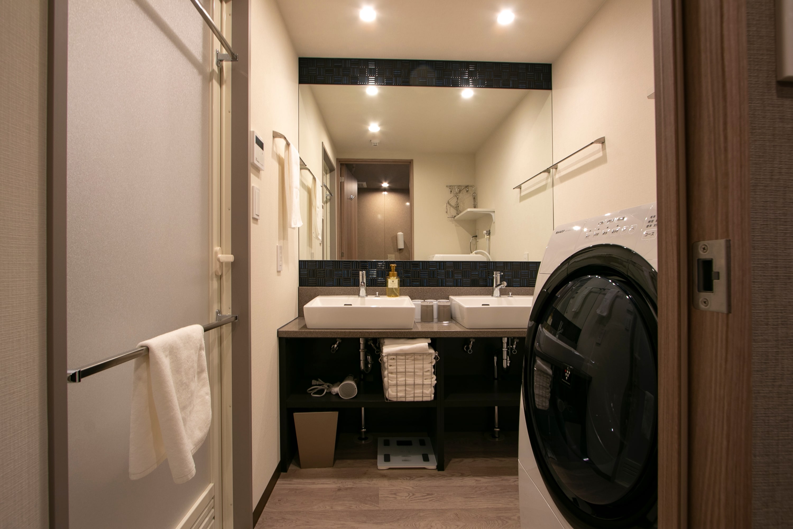 Superior 5 Beds_4