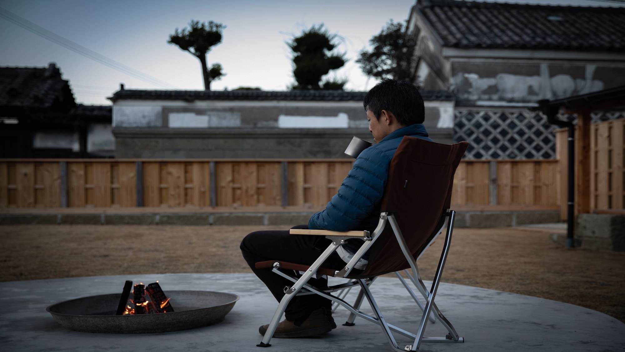 Yagen 501 | A relaxing moment by the bonfire.