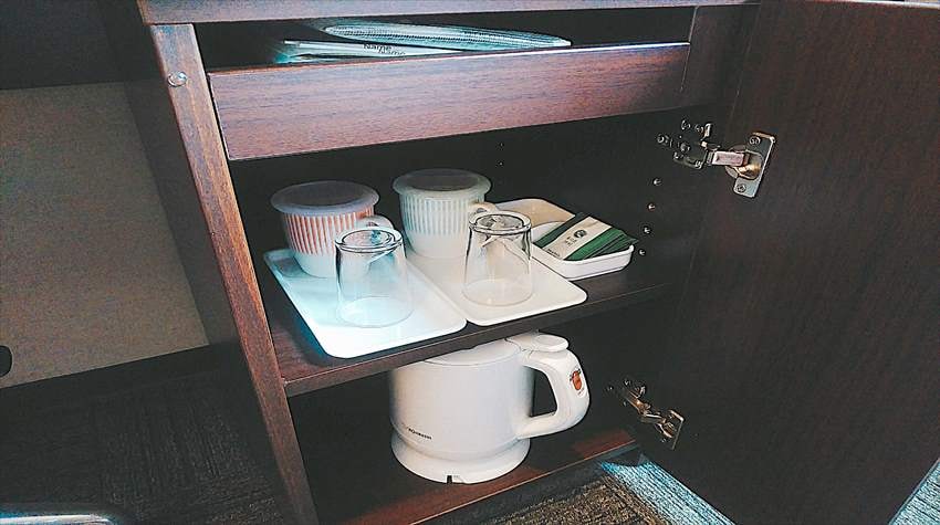 Hair dryer, mug, glass, LAN cable, etc. in the cupboard of the room or the cupboard under the desk