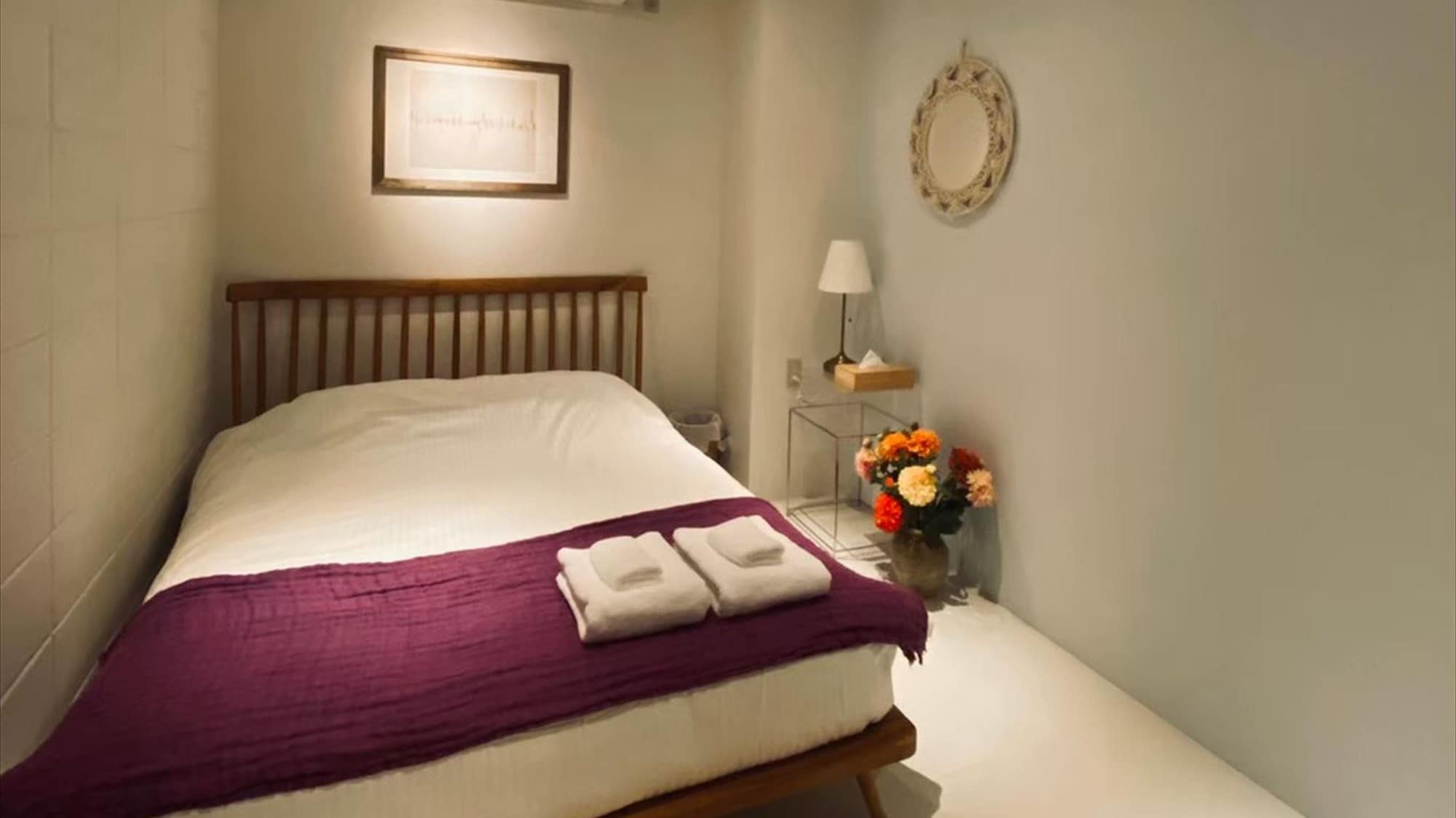 [HiSA-i] This is a private room with a double bed. Maximum capacity is 2 people
