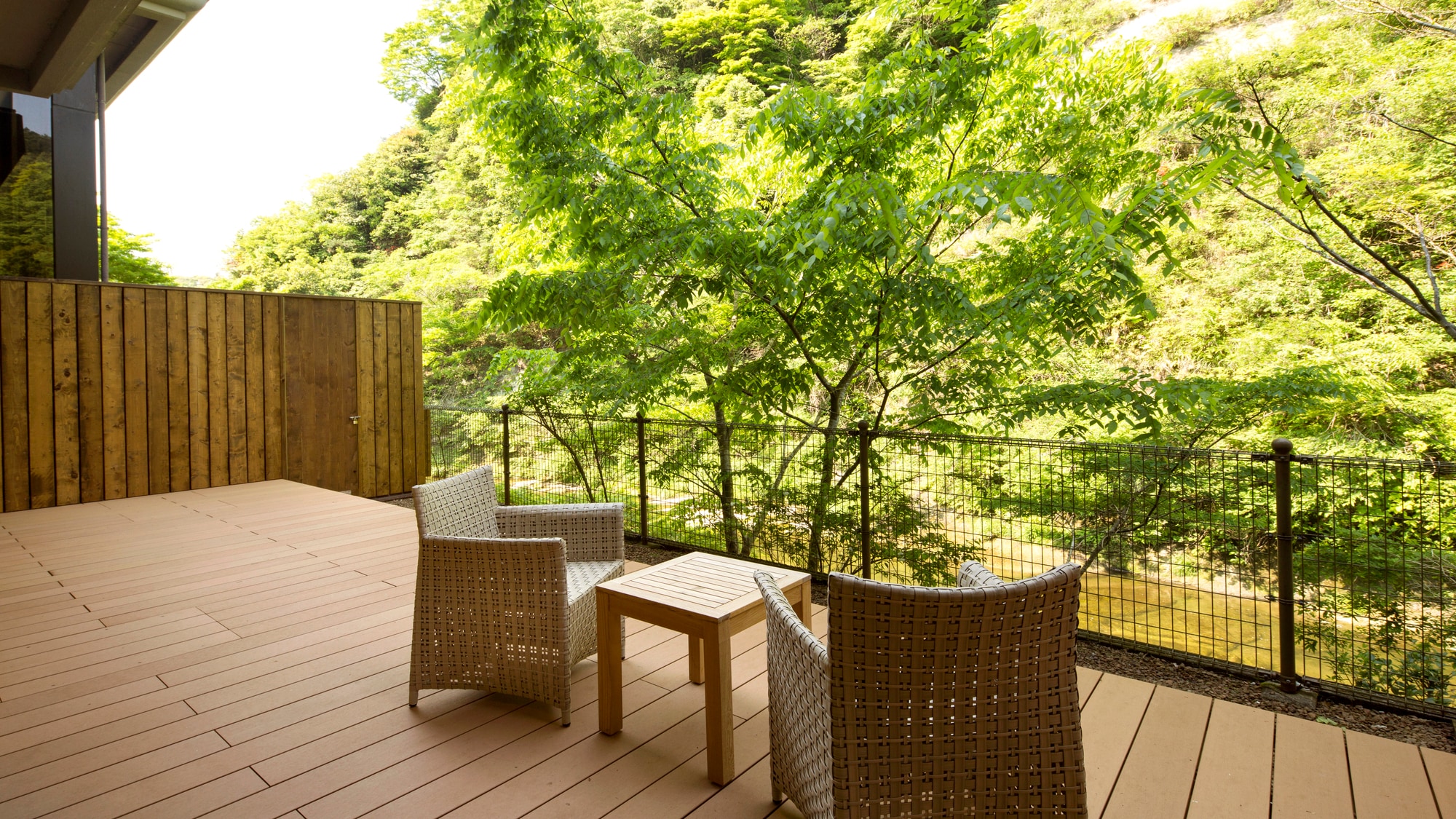 [1st floor] Bliss (private bathroom + deck) (river view)