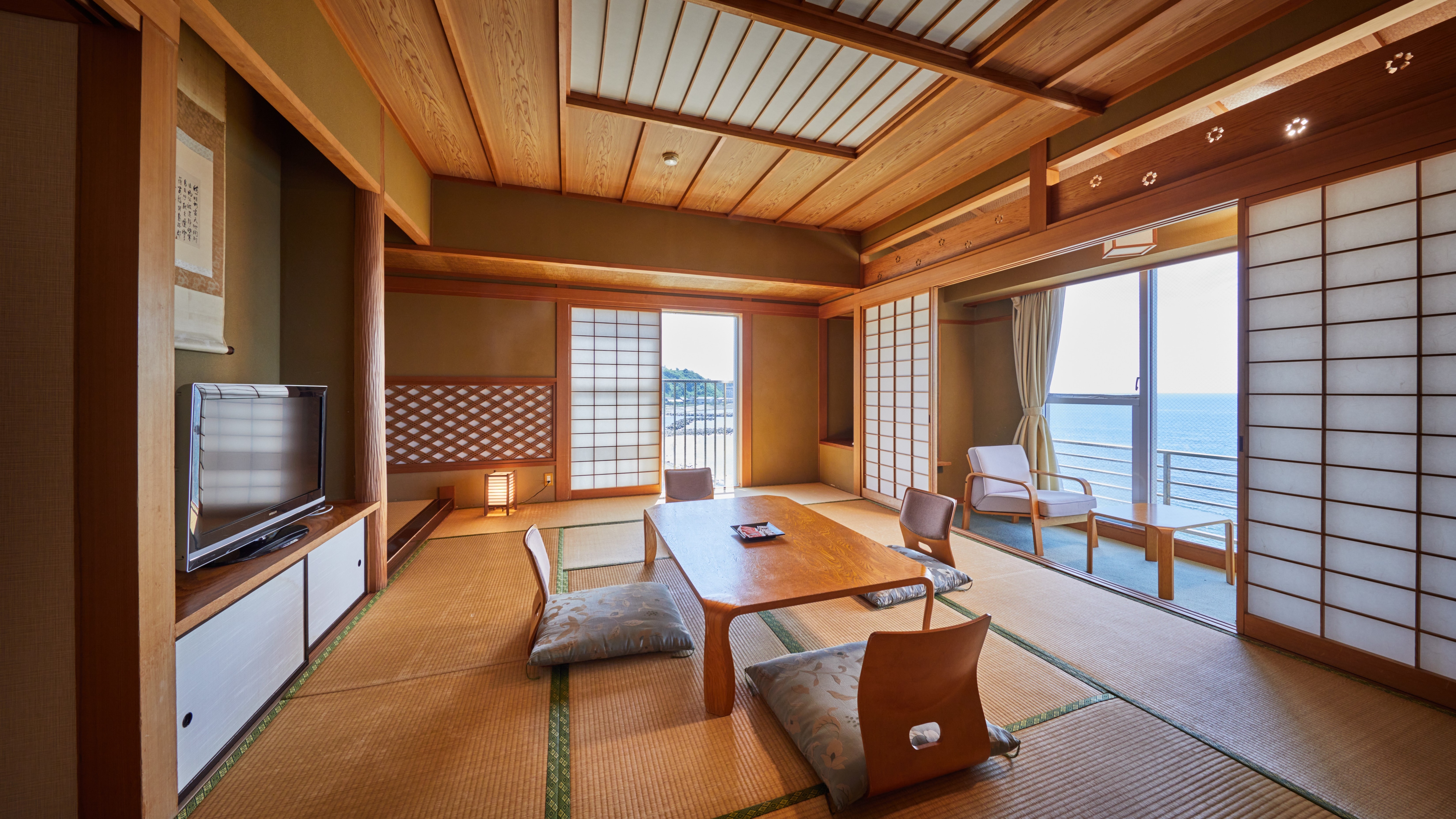 [Special room] Japanese-style room 12+6 tatami + living room