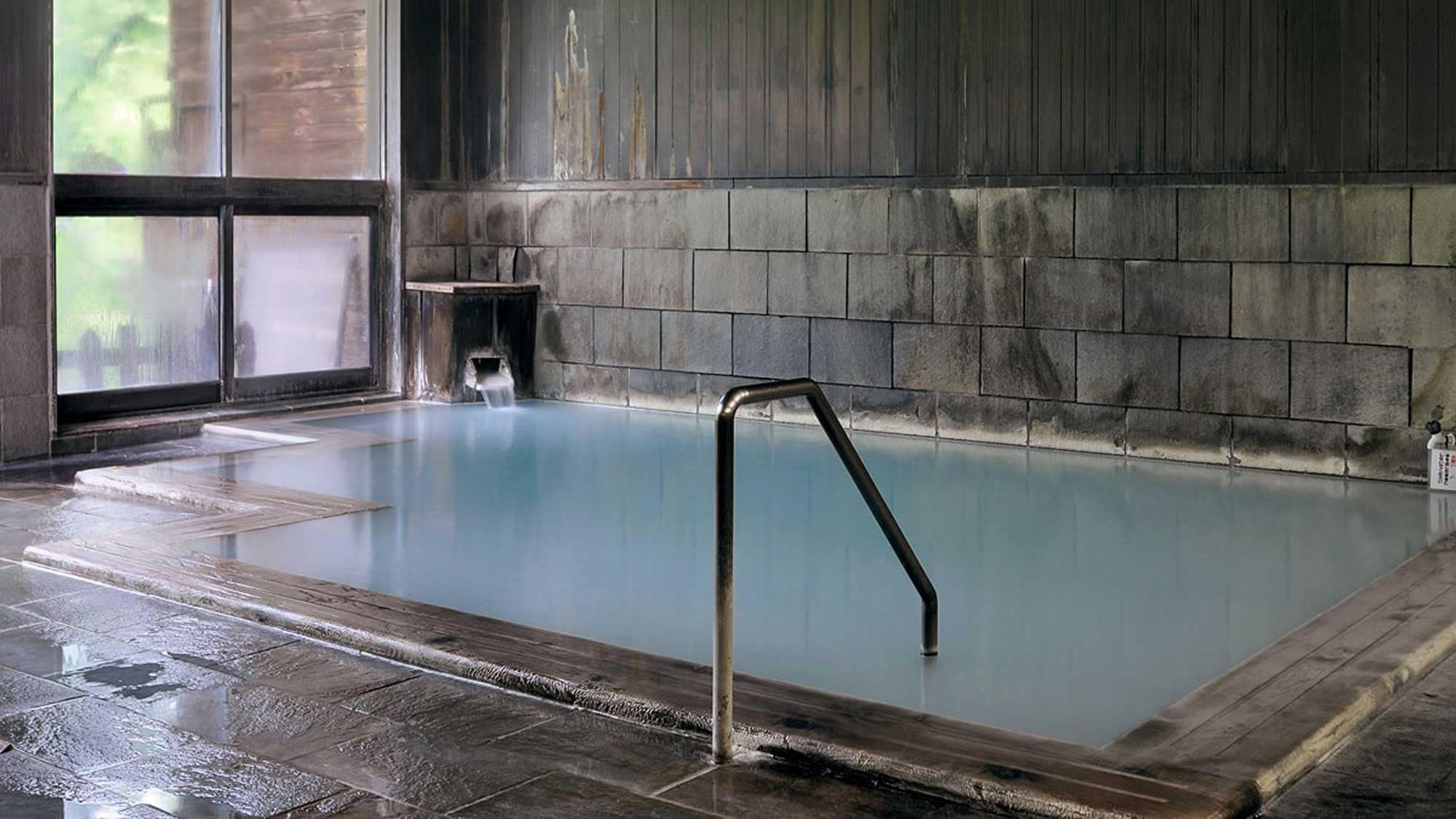 × [Men's indoor bath] Enjoy the atmosphere of a hidden hot spring