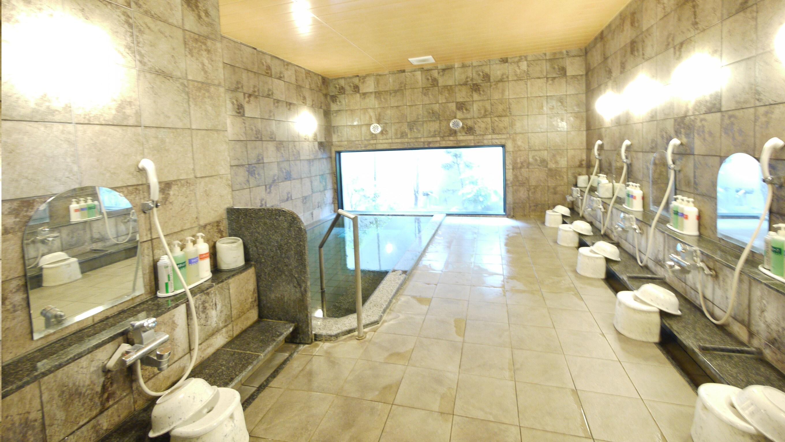 Large artificial radium bath (men's bath)