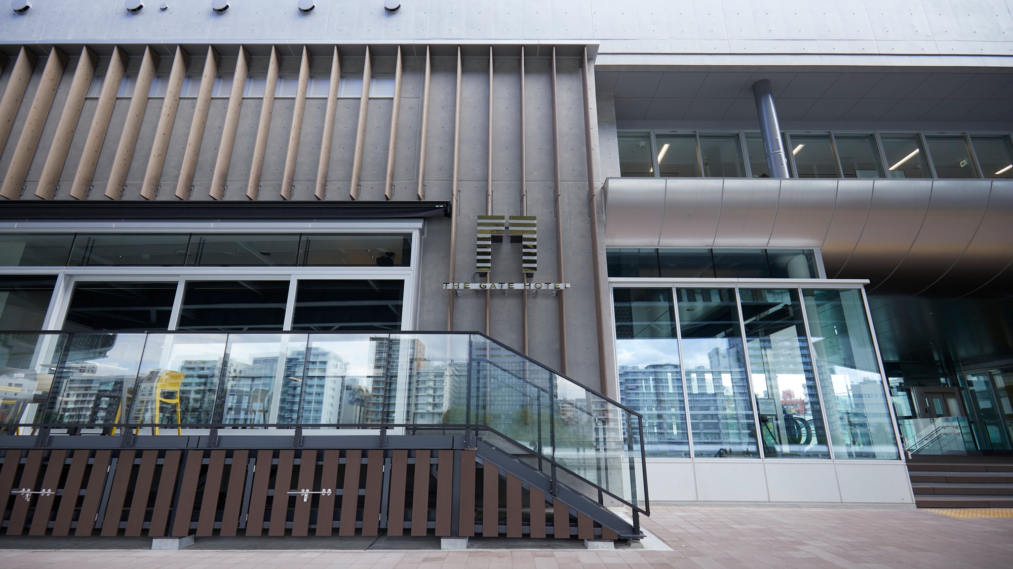The view of the Sumida River from inside the restaurant is beautiful, but we also recommend seating on the terrace.