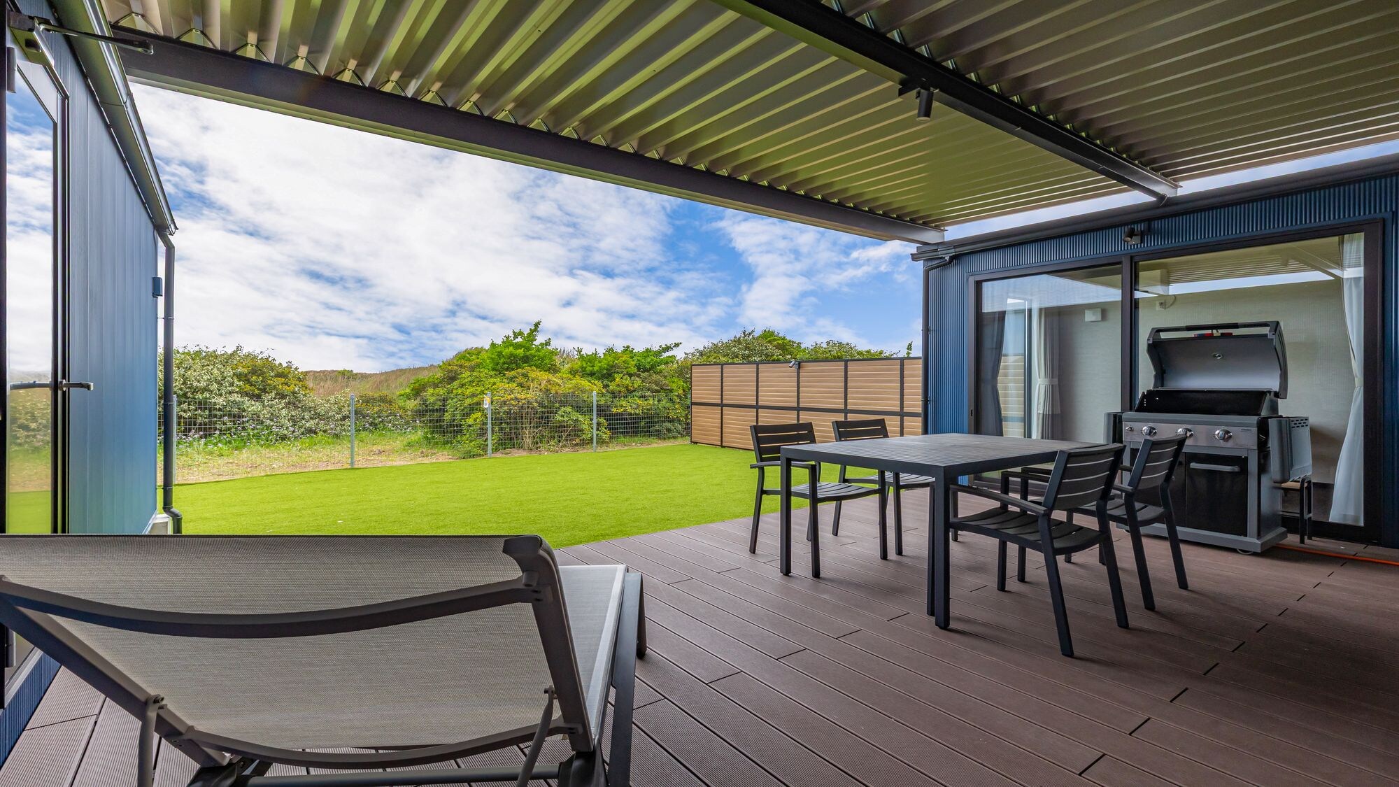 Enjoy a luxurious stay in the glamping villas where you can fully enjoy nature, all with private saunas.