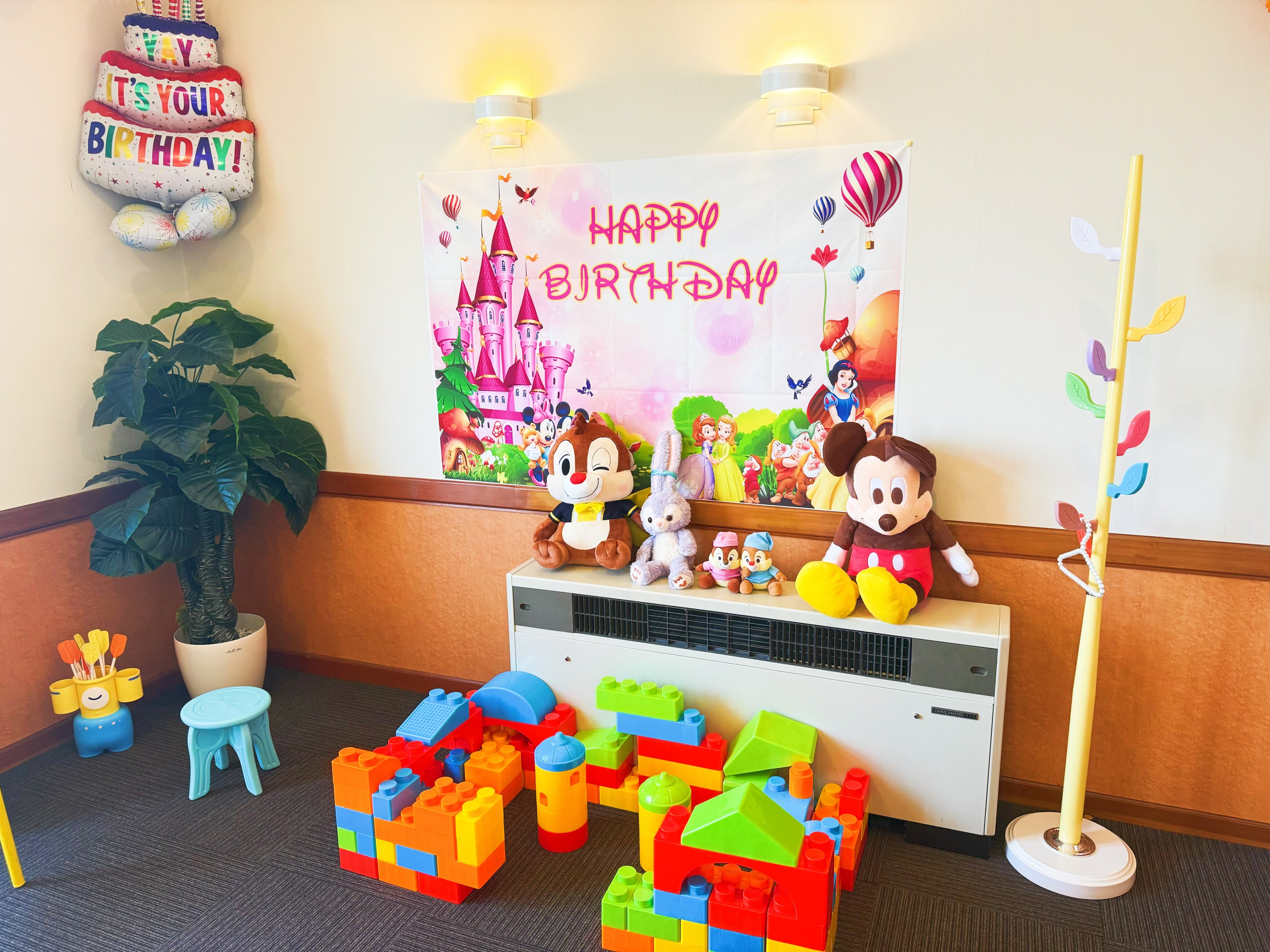 Room 404: Character Room