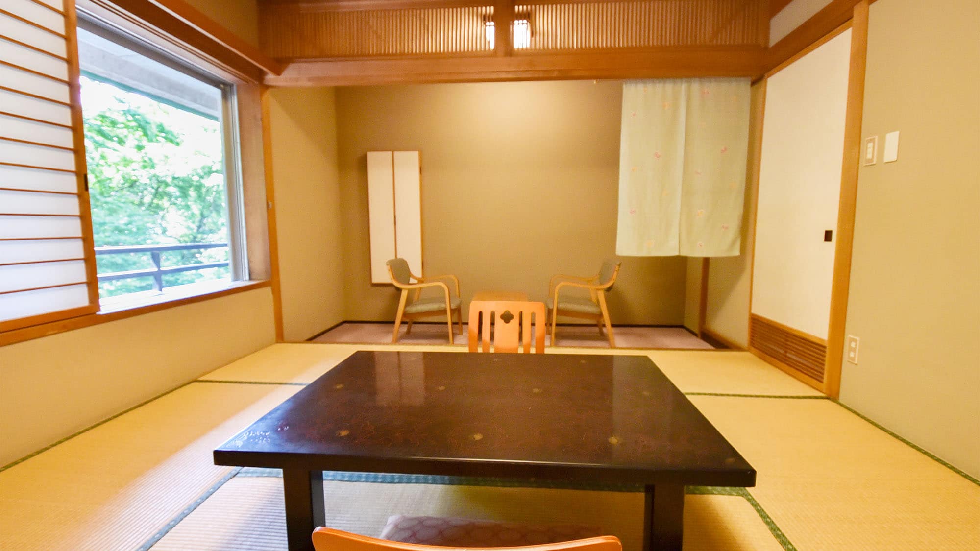・[8 tatami Japanese-style room] Recommended for couples and married couples, as well as solo travelers.