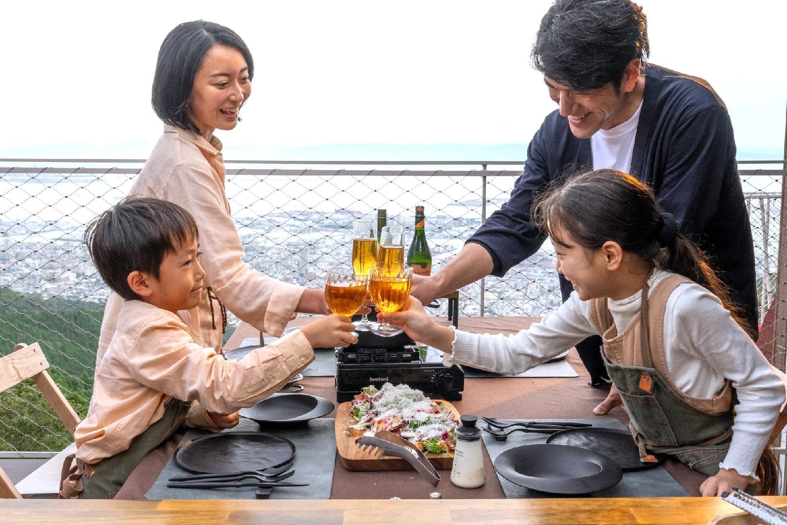 Terrace toast family