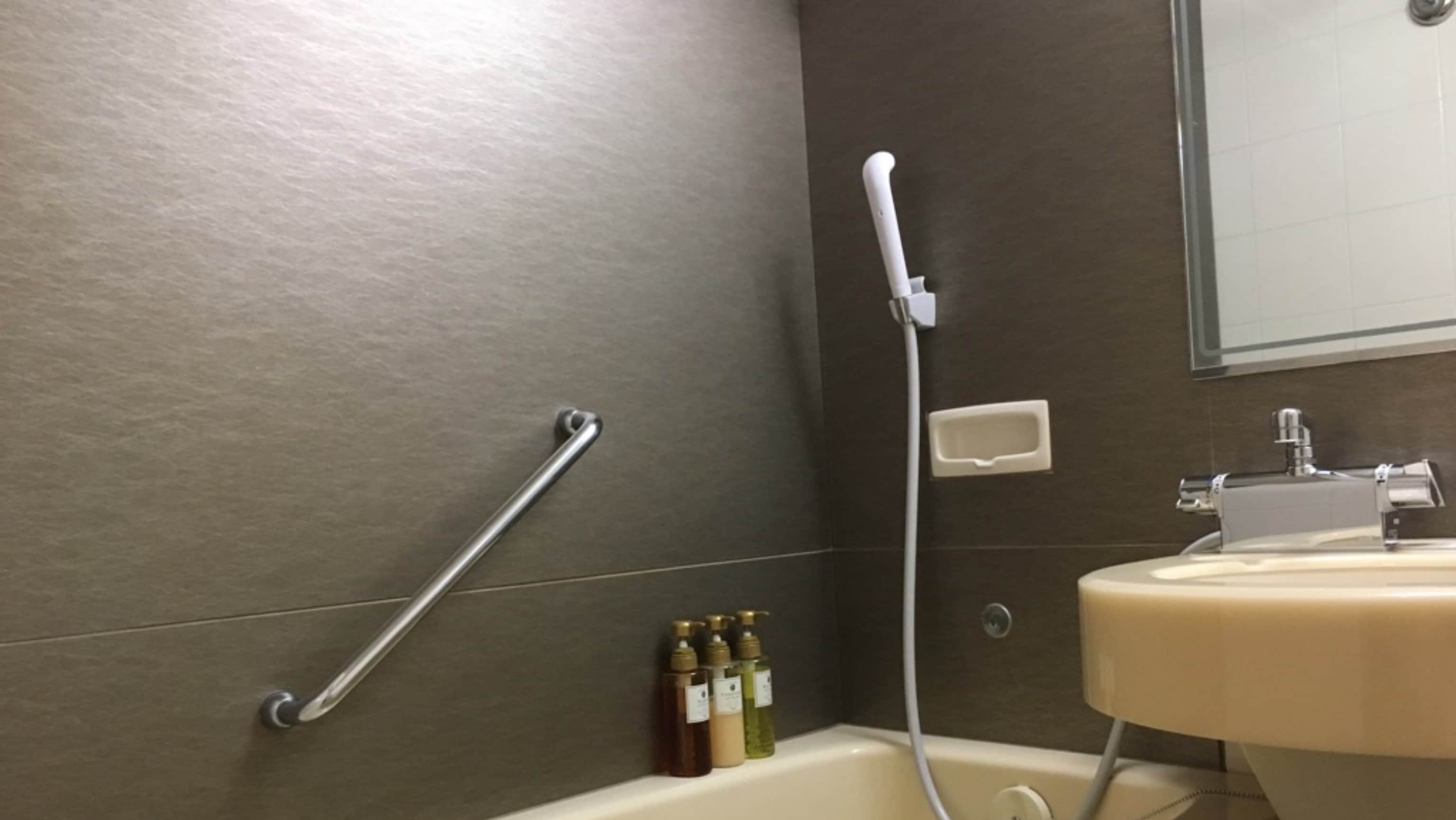 Bathrooms: All rooms renovated in 2017♪