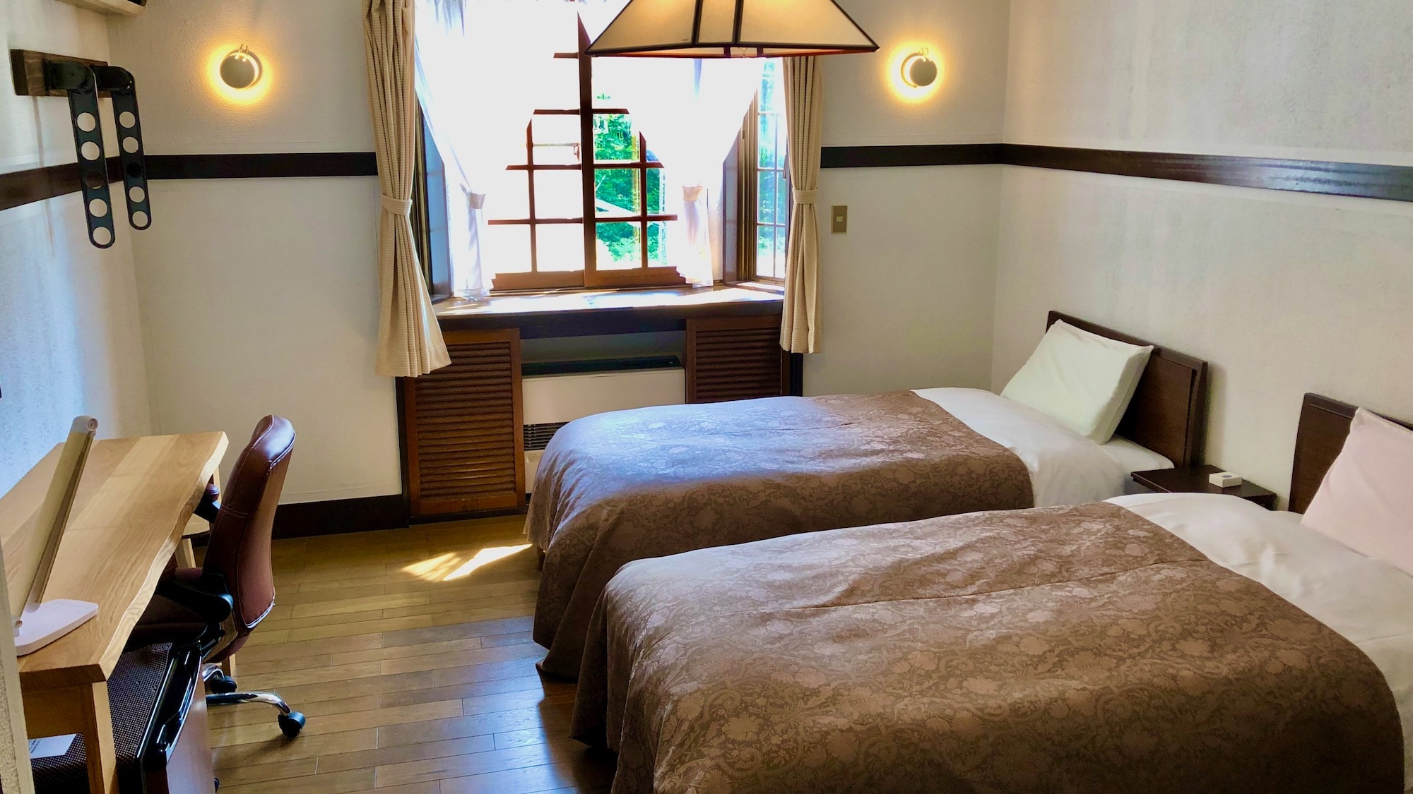 Western-style twin room